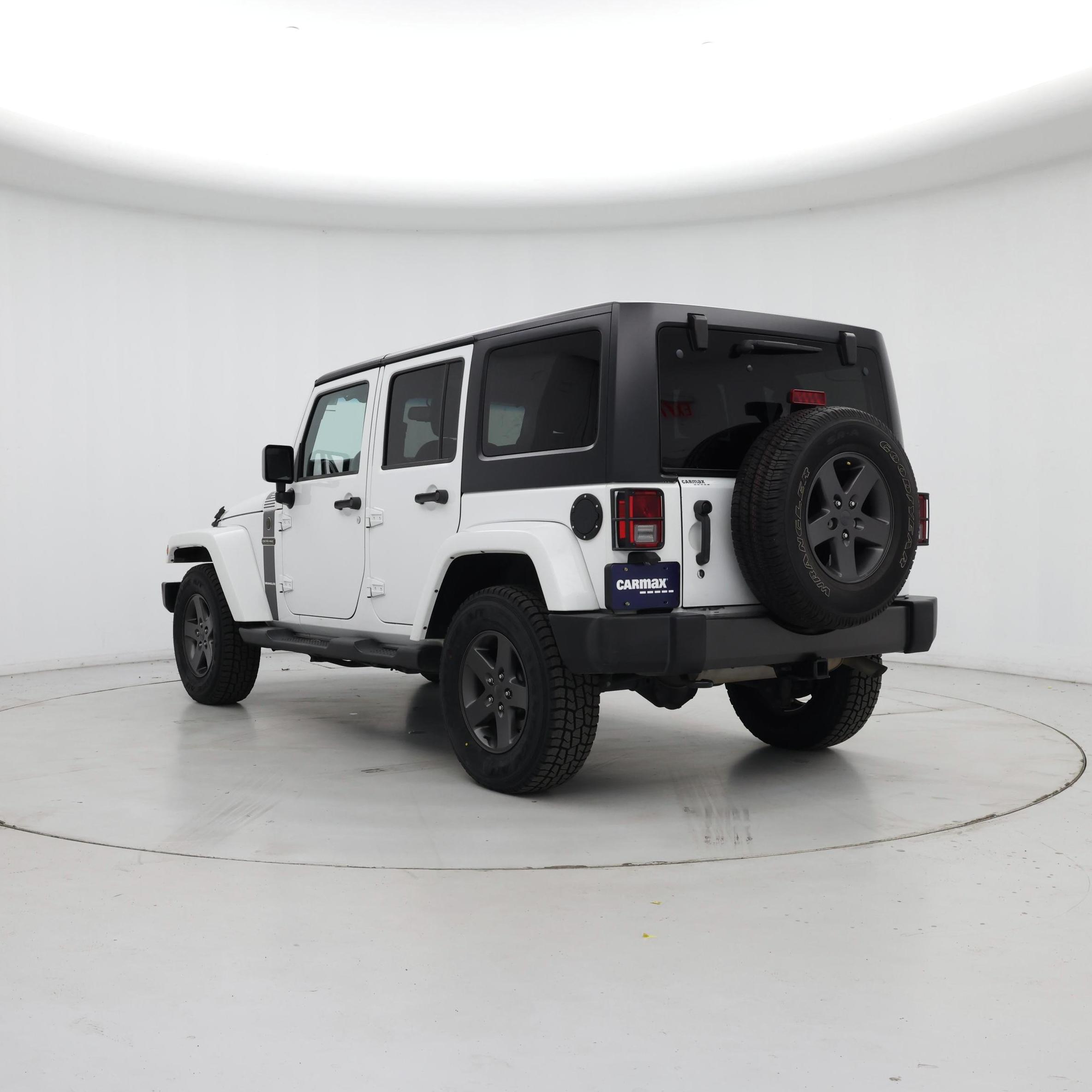 Thumbnail: 2016 Jeep Wrangler - 2