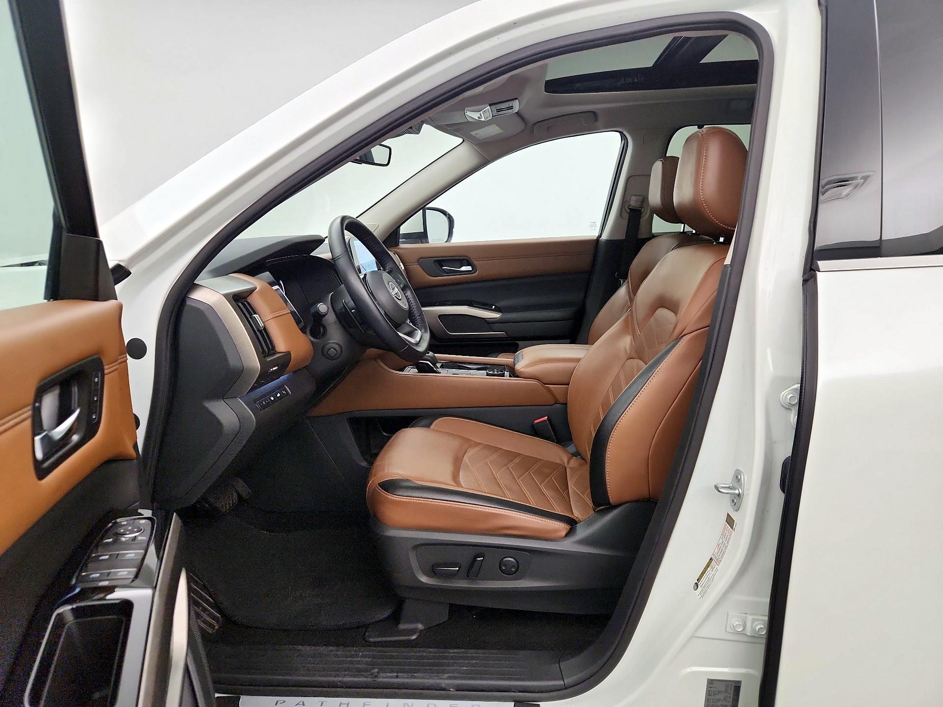 Thumbnail: 2023 Nissan Pathfinder - 11