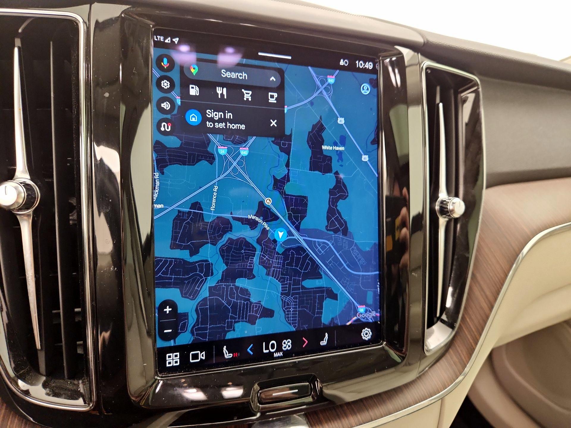 Thumbnail: 2022 Volvo XC60 - 14