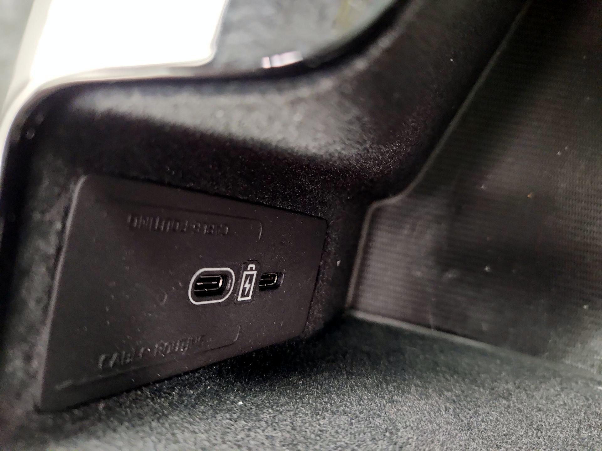 Thumbnail: 2022 Volvo XC60 - 19