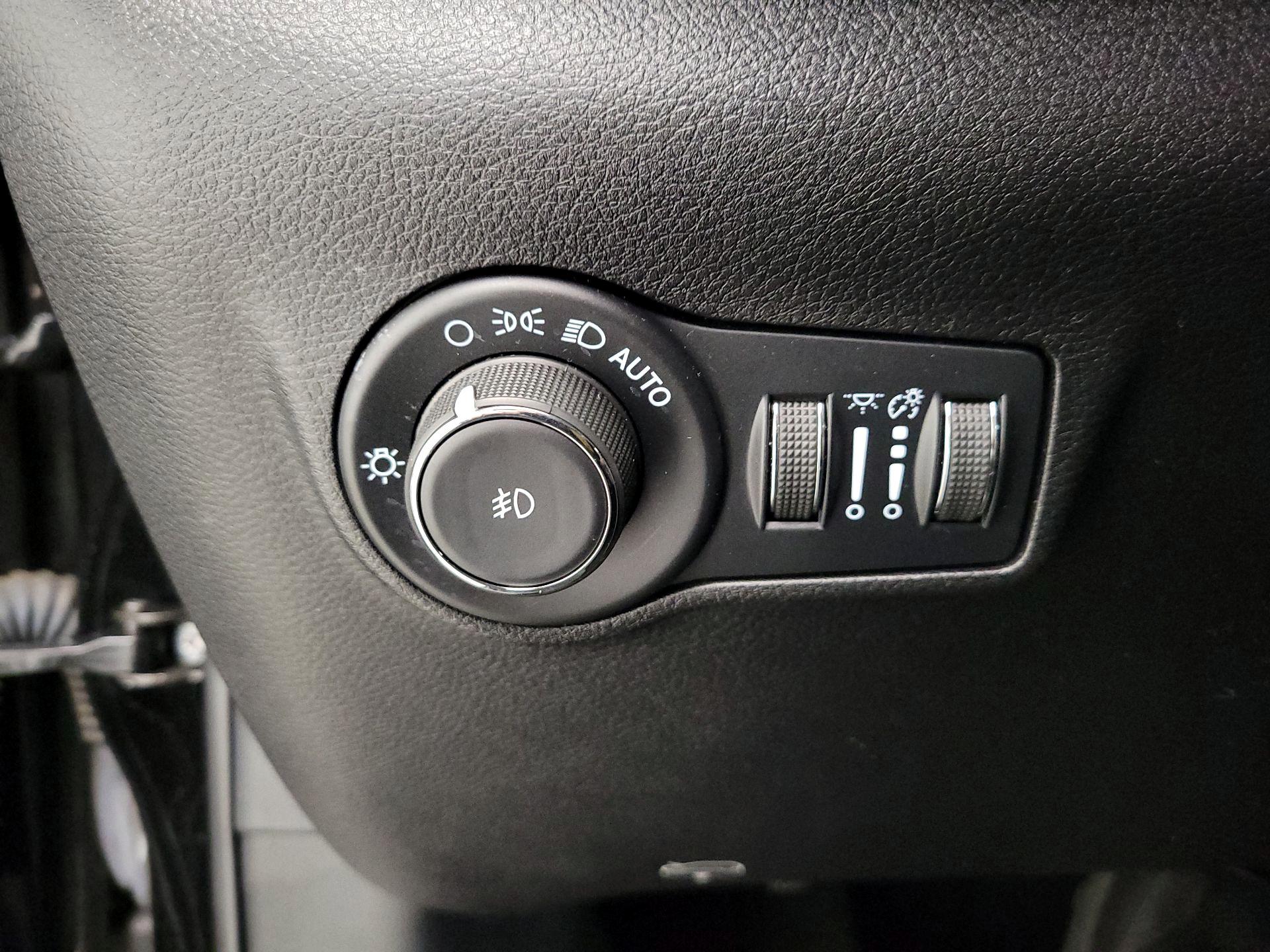 Thumbnail: 2022 Jeep Compass - 13