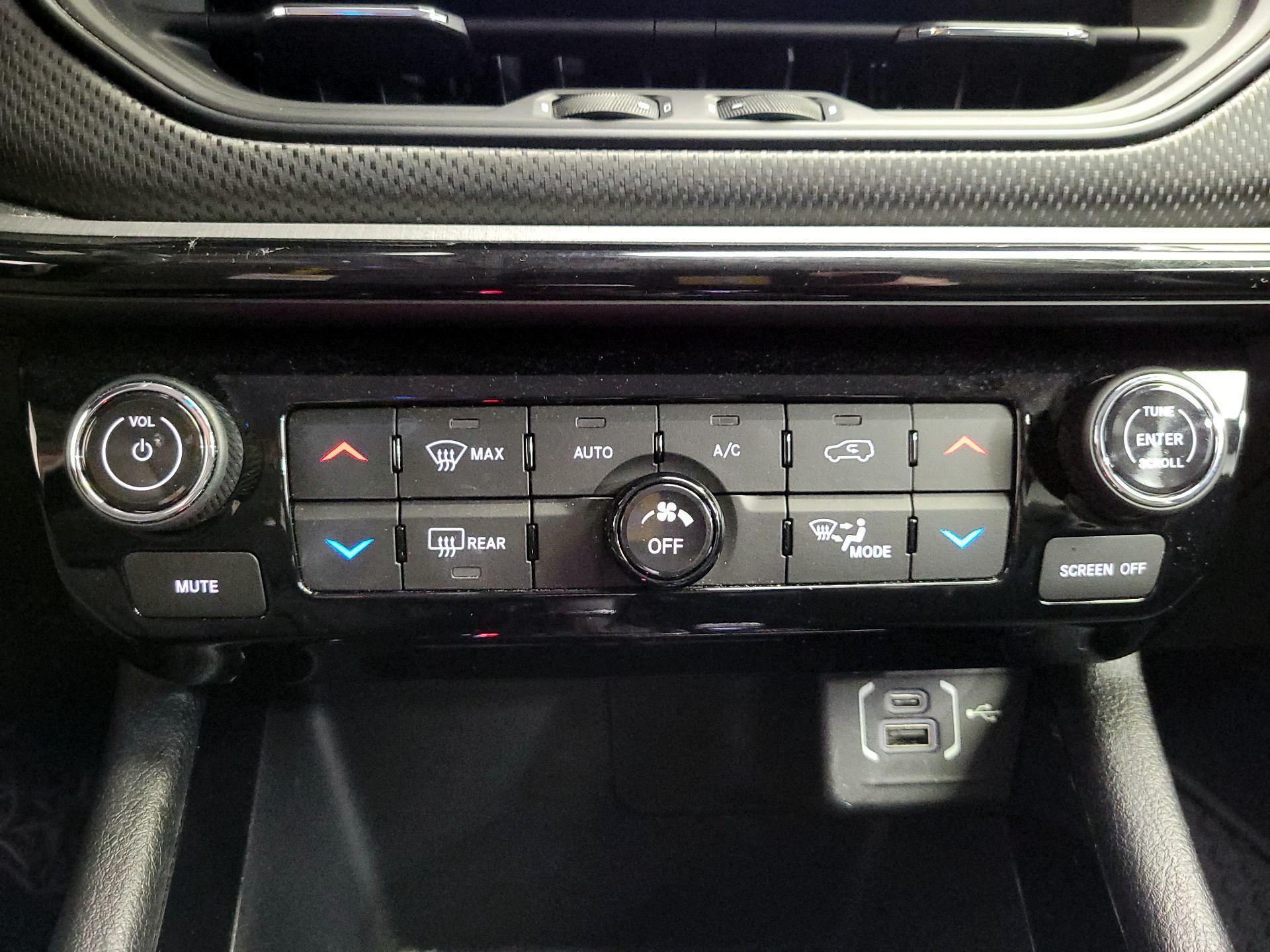 Thumbnail: 2022 Jeep Compass - 17