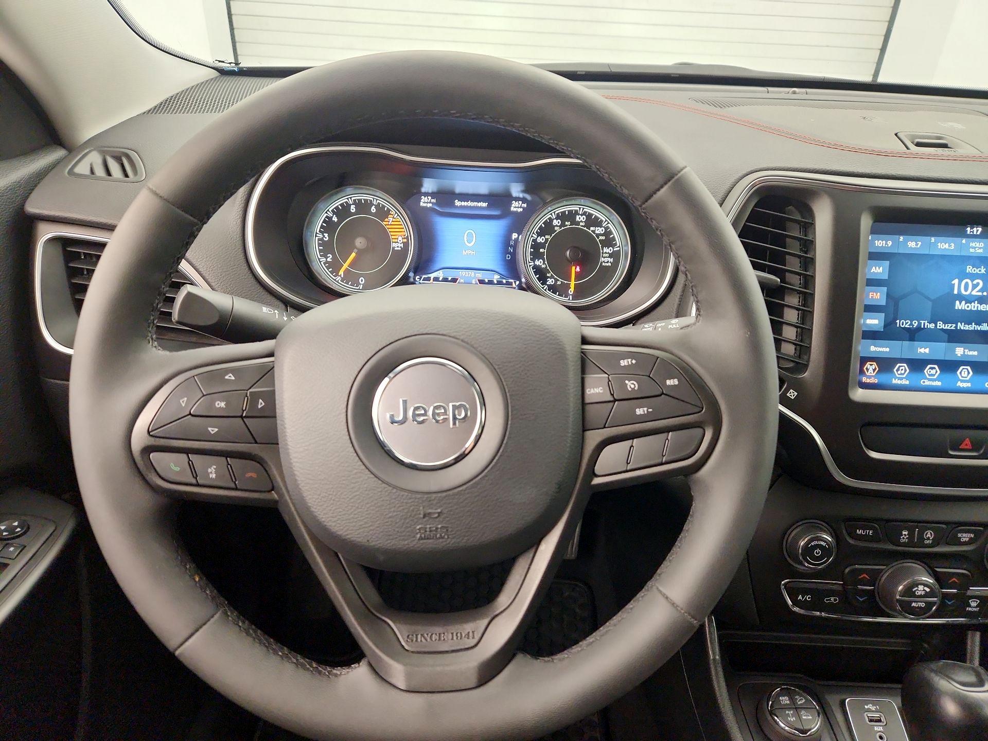 Thumbnail: 2022 Jeep Cherokee - 10