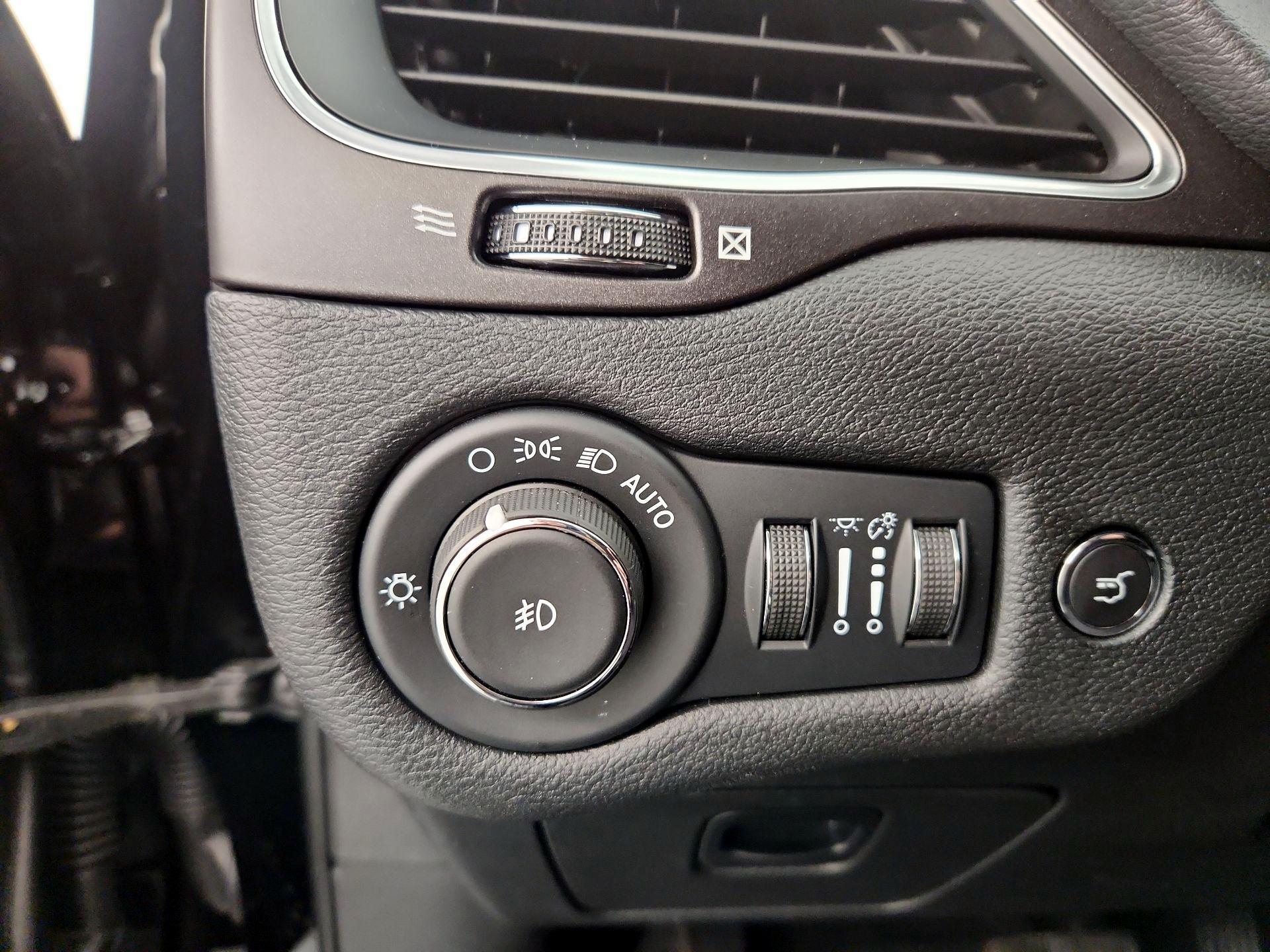 Thumbnail: 2022 Jeep Cherokee - 13