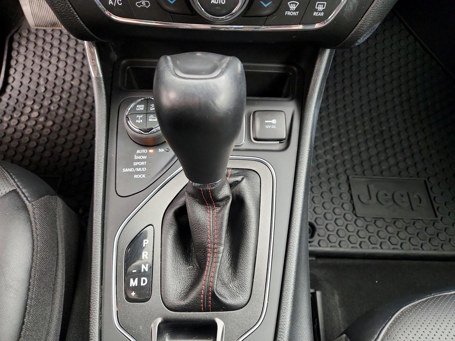 Thumbnail: 2022 Jeep Cherokee - 17