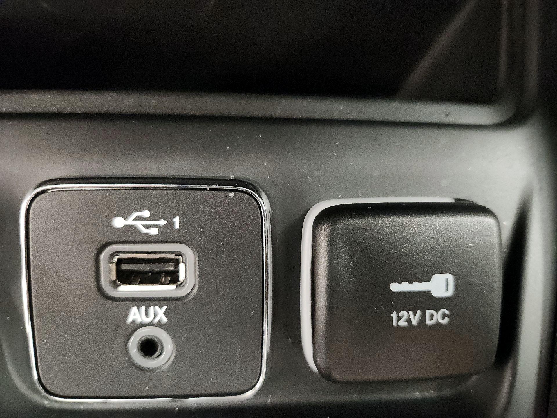 Thumbnail: 2022 Jeep Cherokee - 18