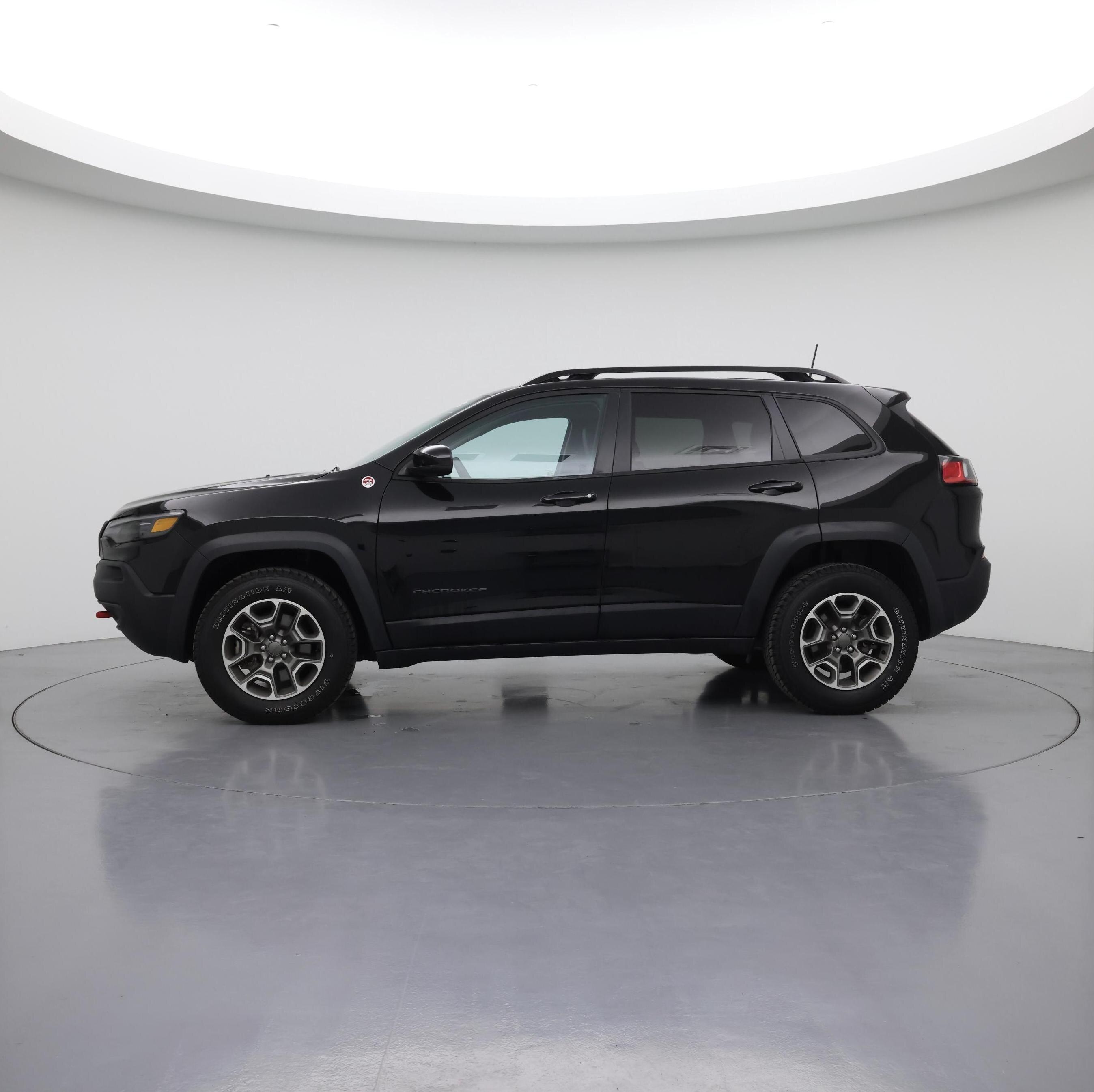 Thumbnail: 2022 Jeep Cherokee - 3