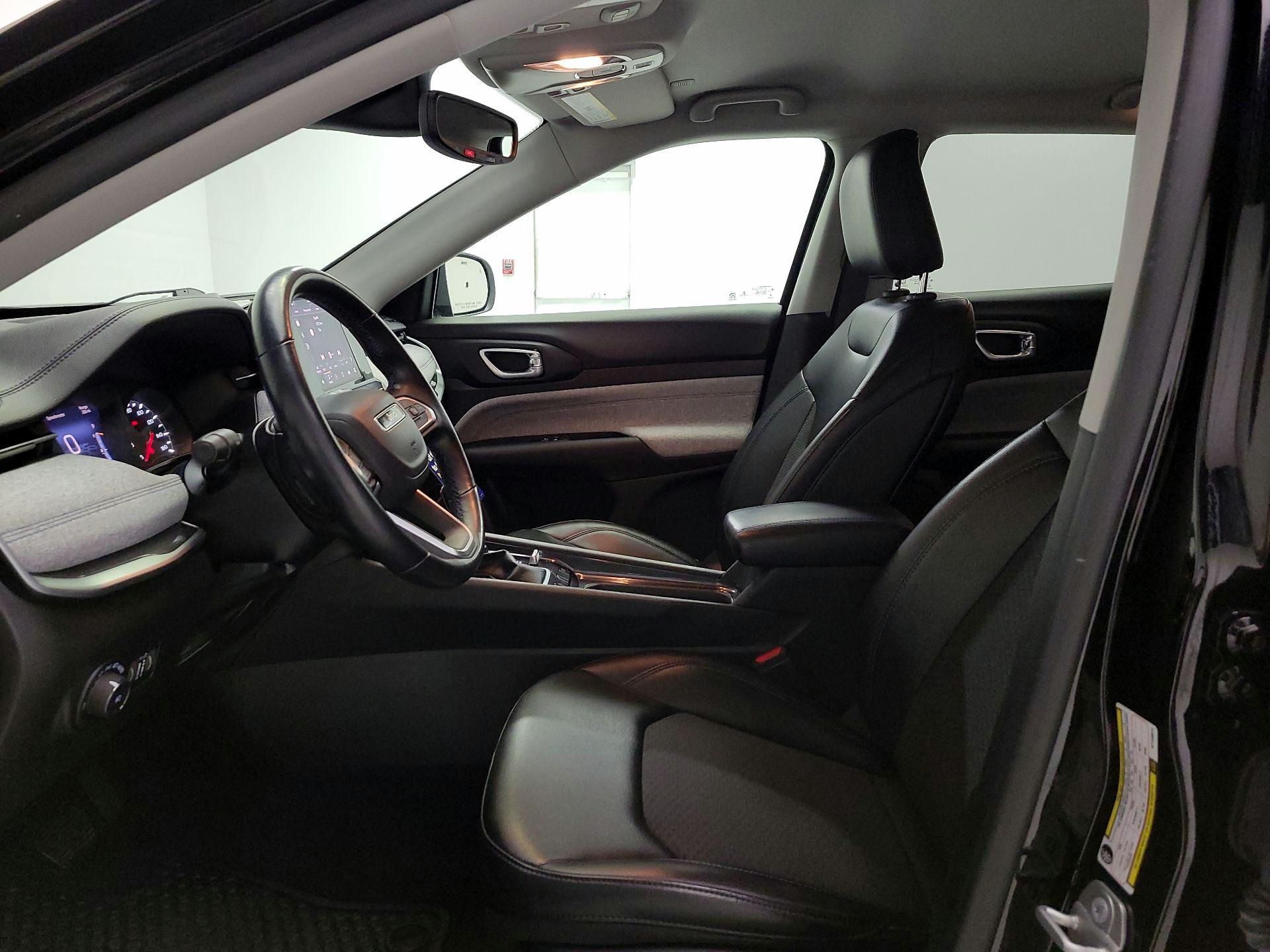 Thumbnail: 2022 Jeep Compass - 11