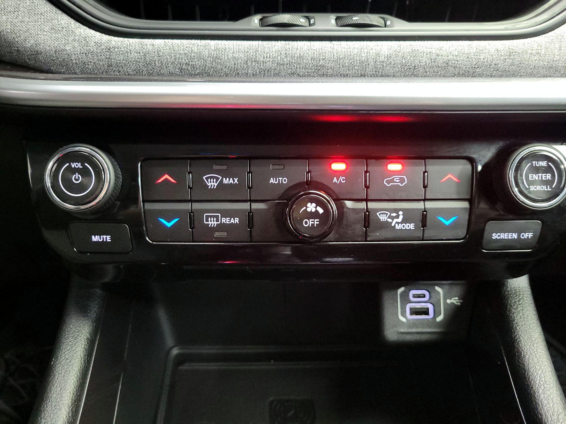 Thumbnail: 2022 Jeep Compass - 16