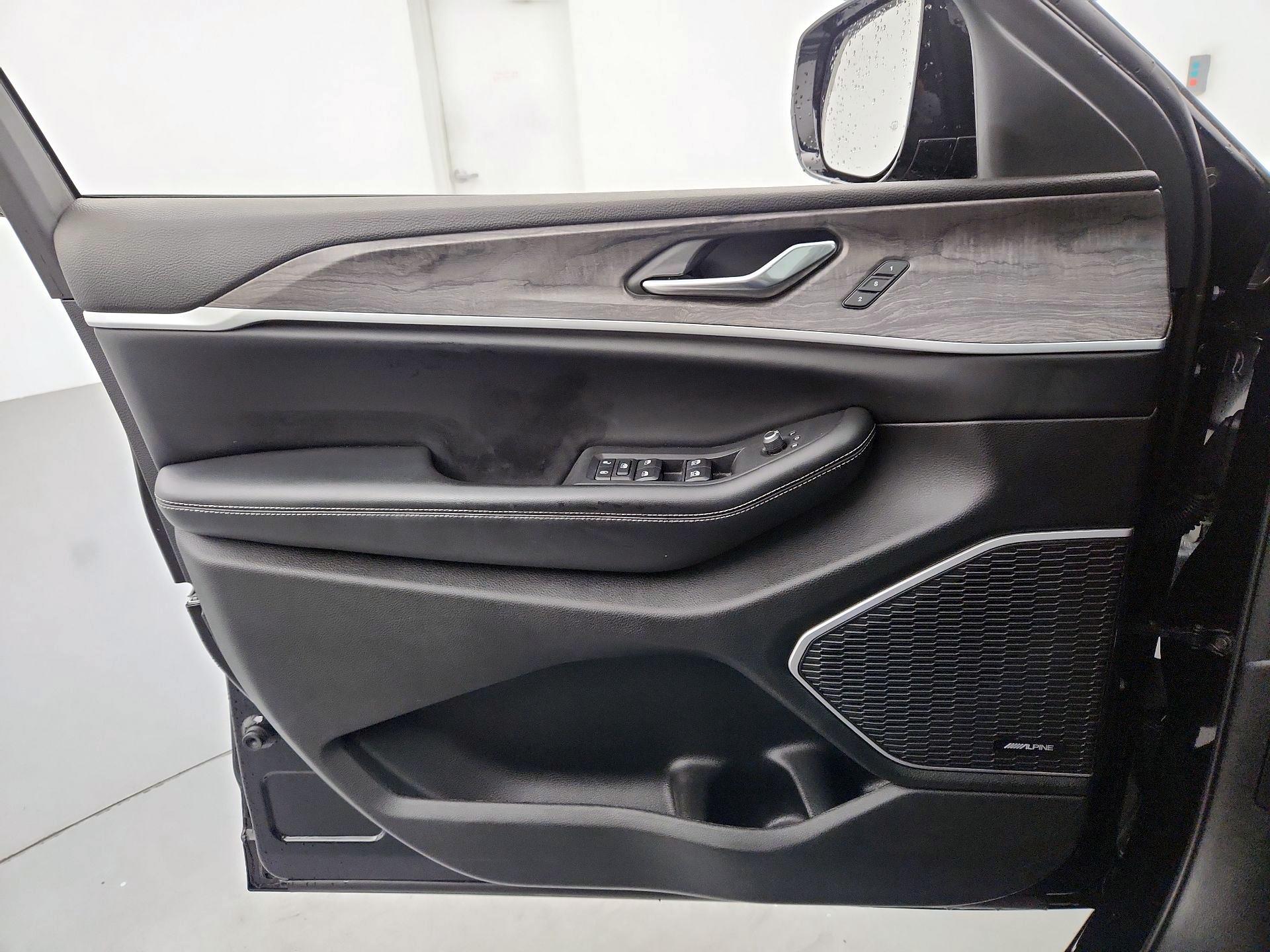 Thumbnail: 2022 Jeep Grand Cherokee L - 12