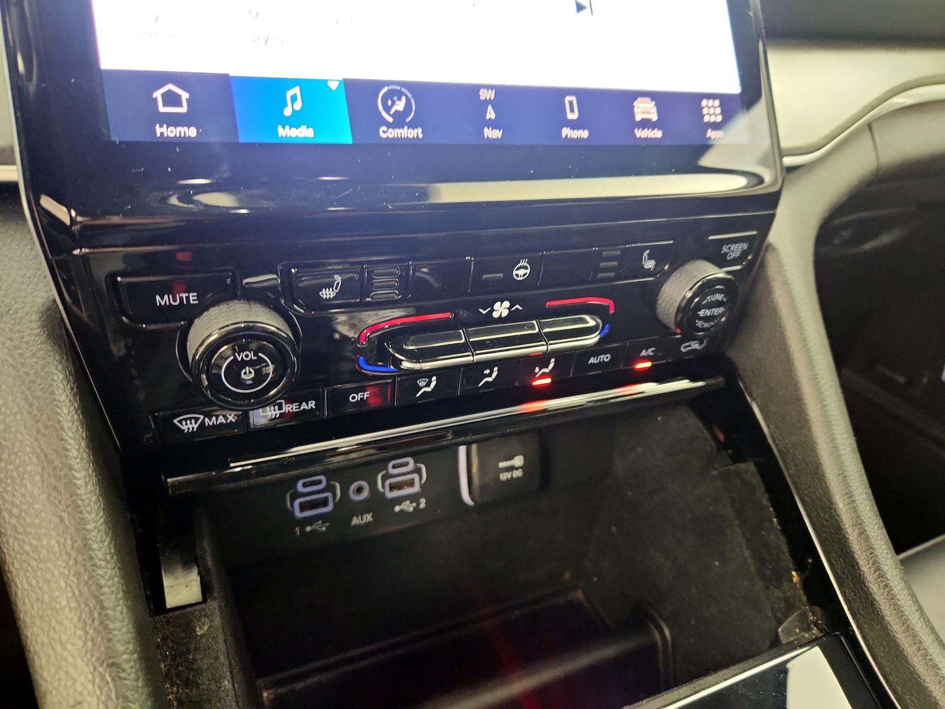 Thumbnail: 2022 Jeep Grand Cherokee L - 17