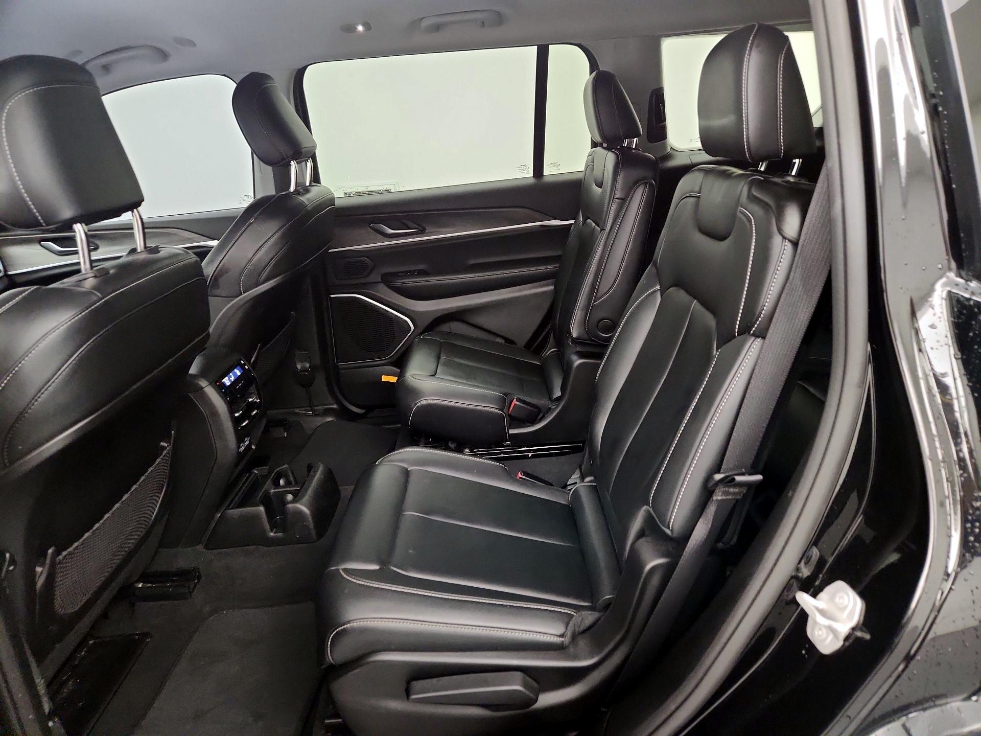 Thumbnail: 2022 Jeep Grand Cherokee L - 20