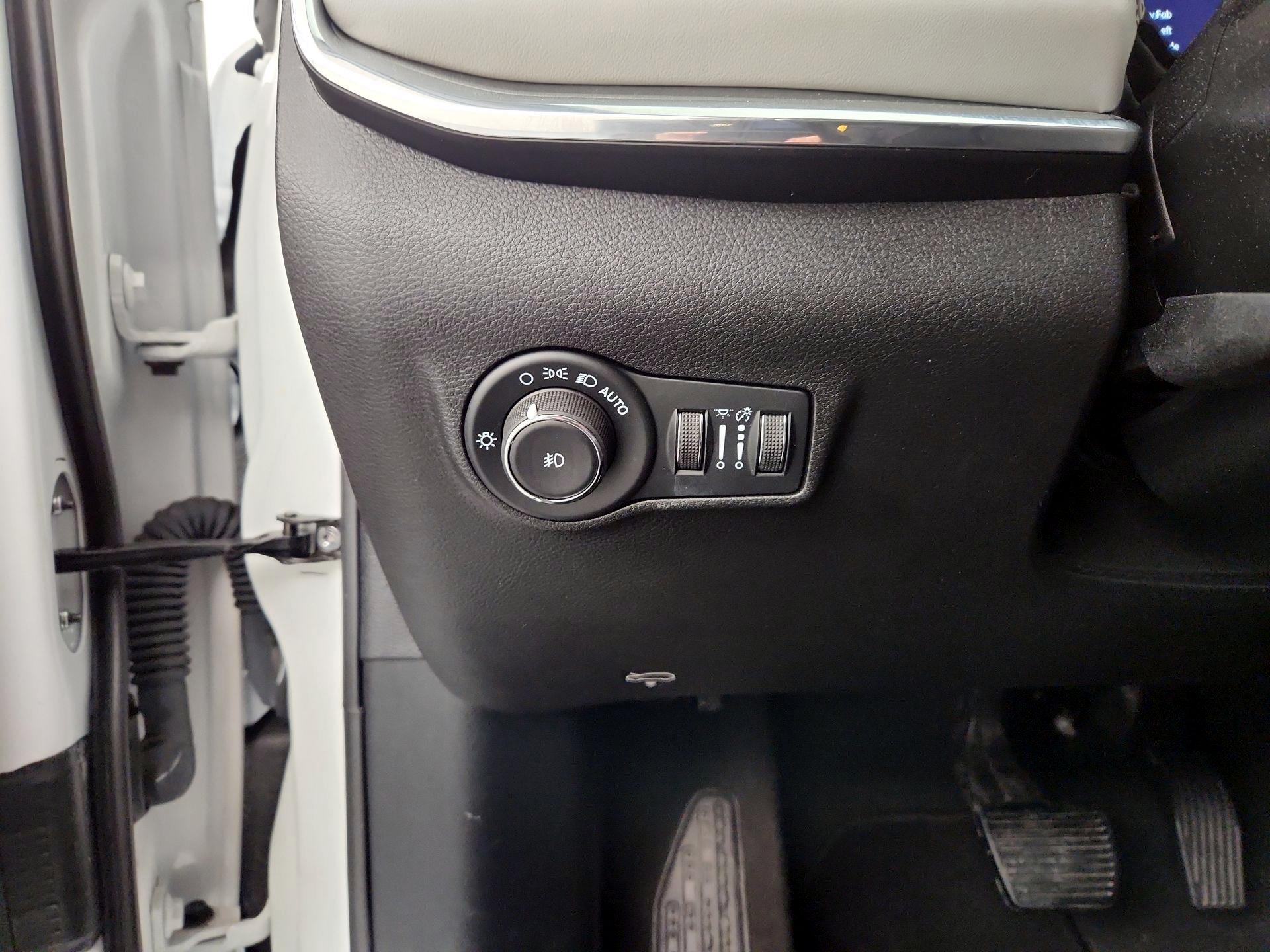 Thumbnail: 2022 Jeep Compass - 13