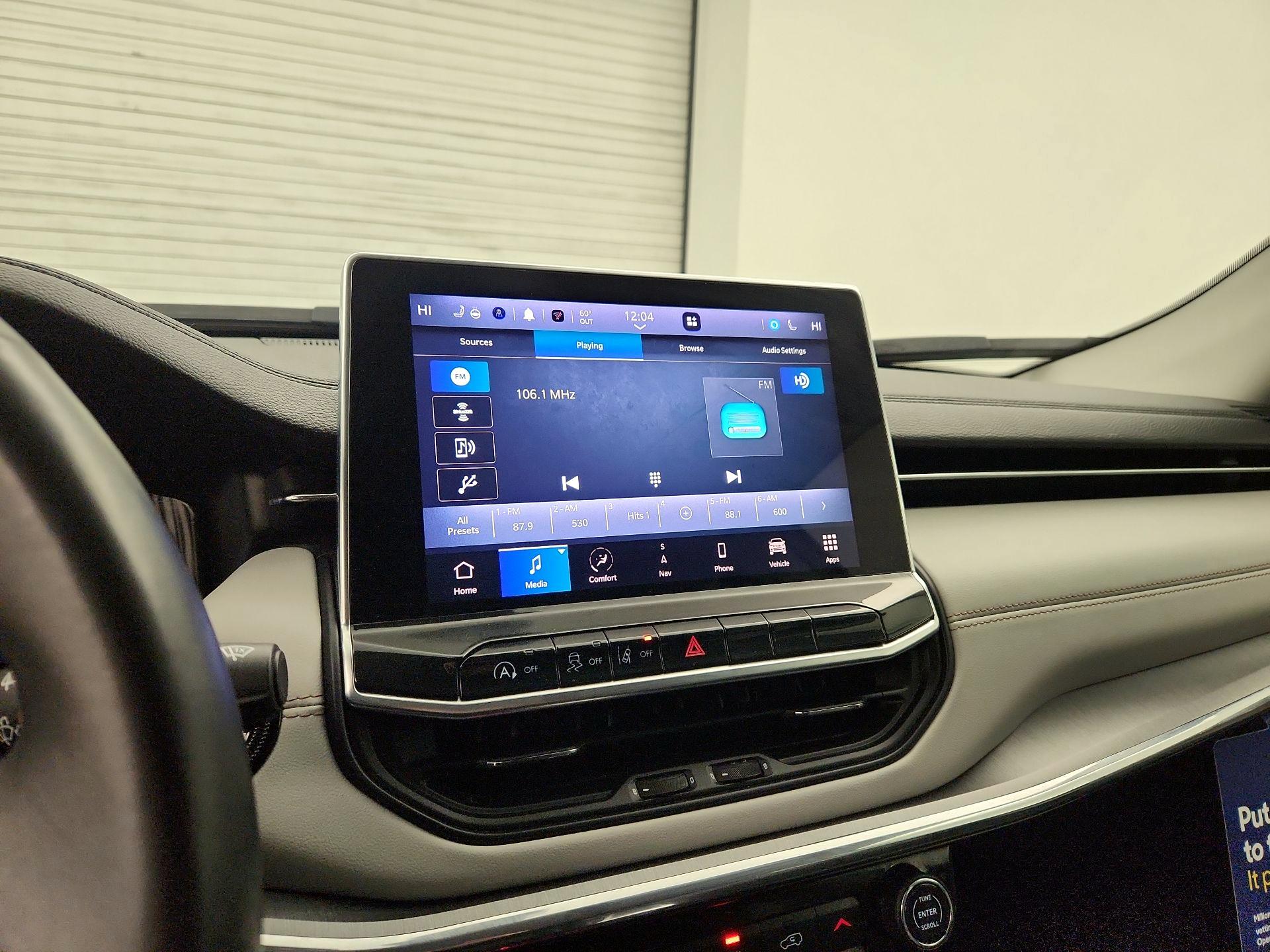 Thumbnail: 2022 Jeep Compass - 16