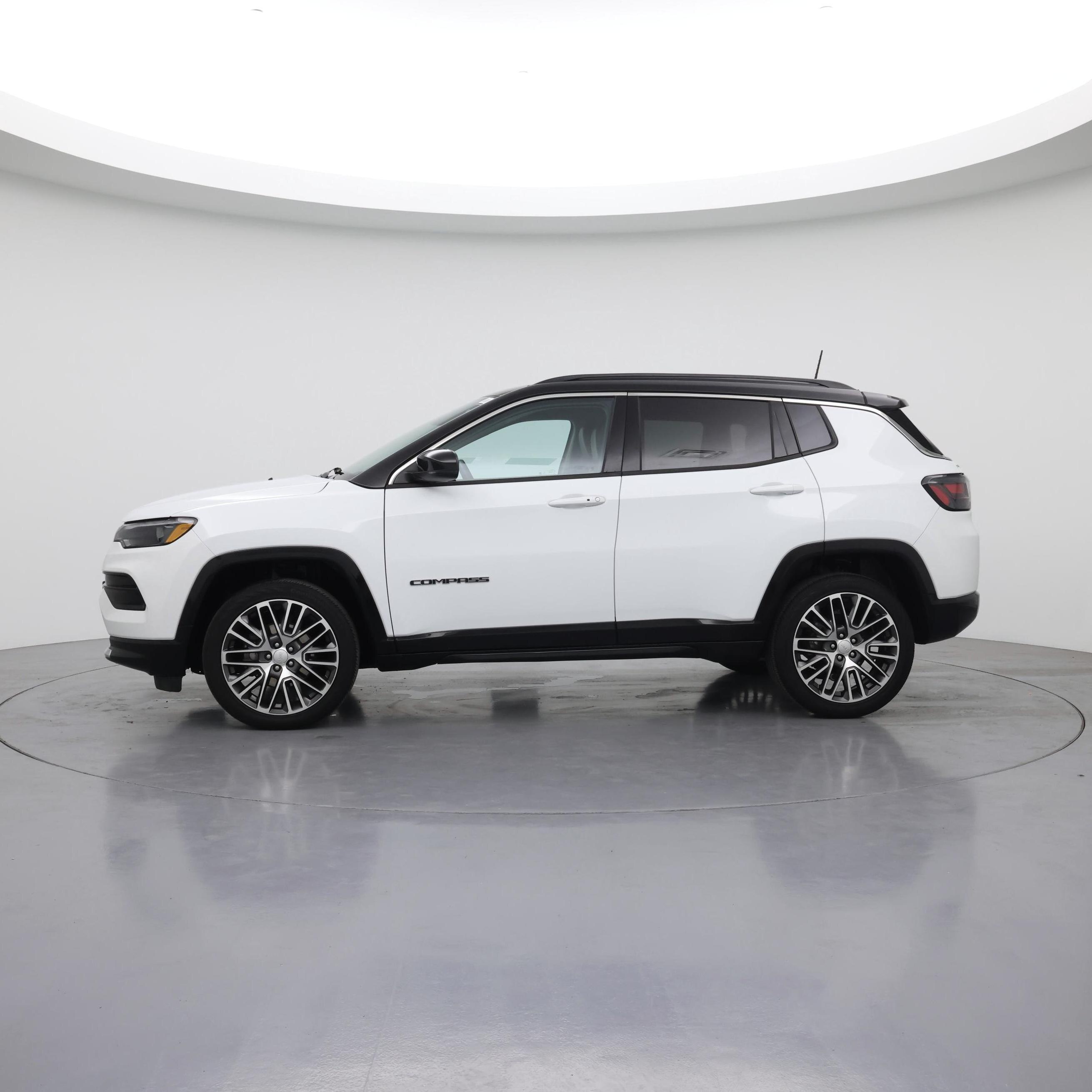 Thumbnail: 2022 Jeep Compass - 3
