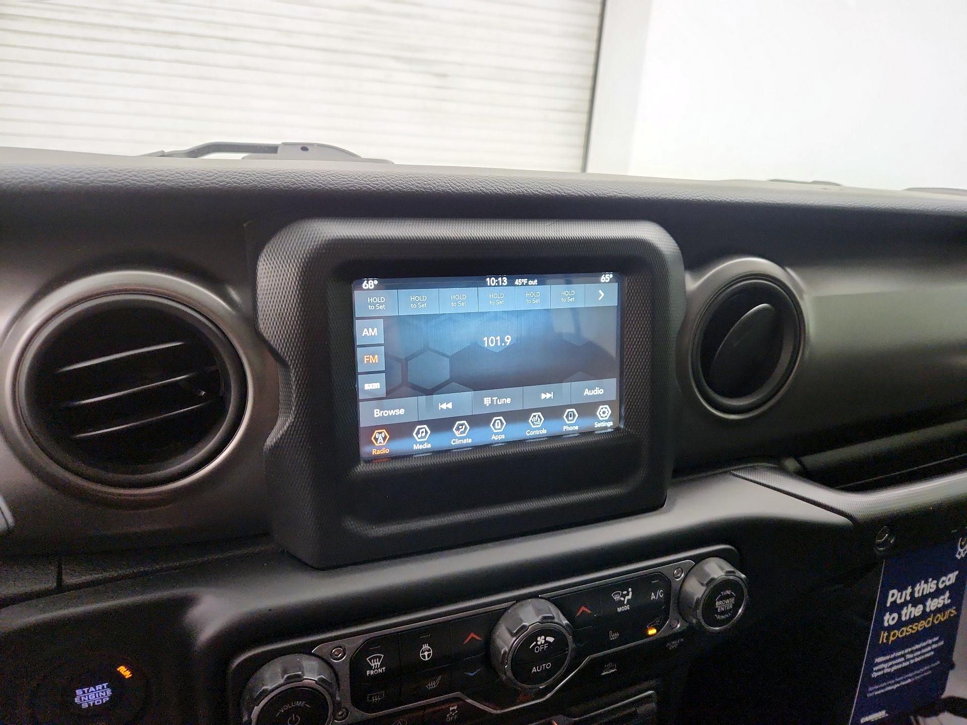 Thumbnail: 2021 Jeep Wrangler - 15