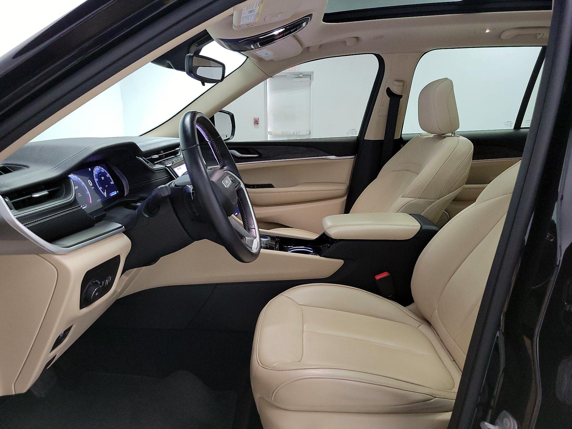 Thumbnail: 2022 Jeep Grand Cherokee - 11