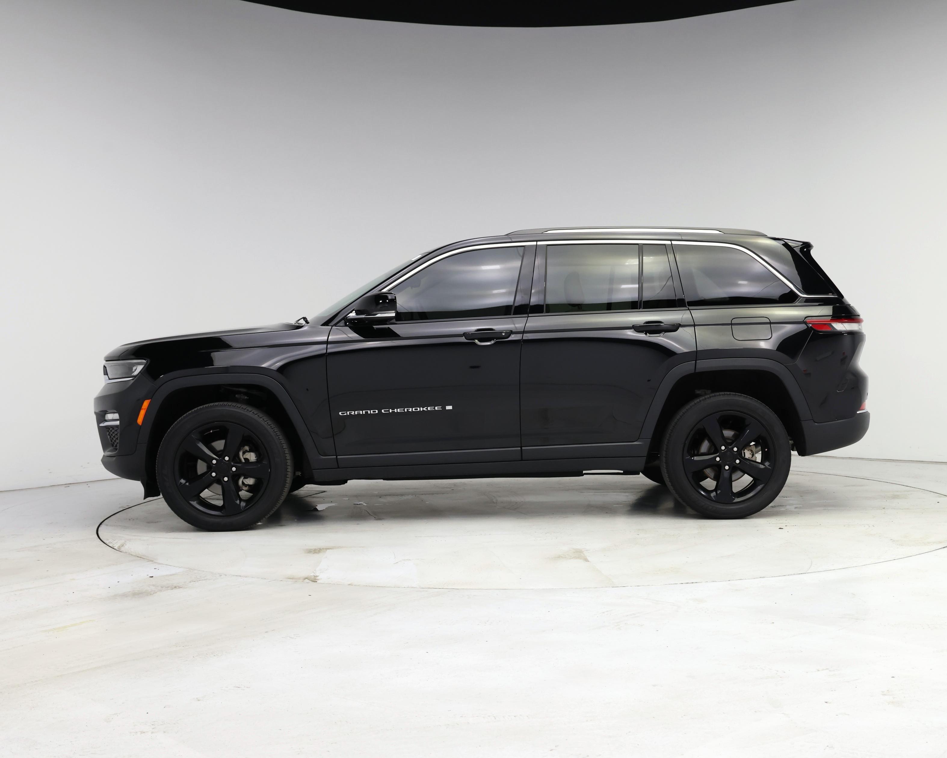 Thumbnail: 2022 Jeep Grand Cherokee - 3