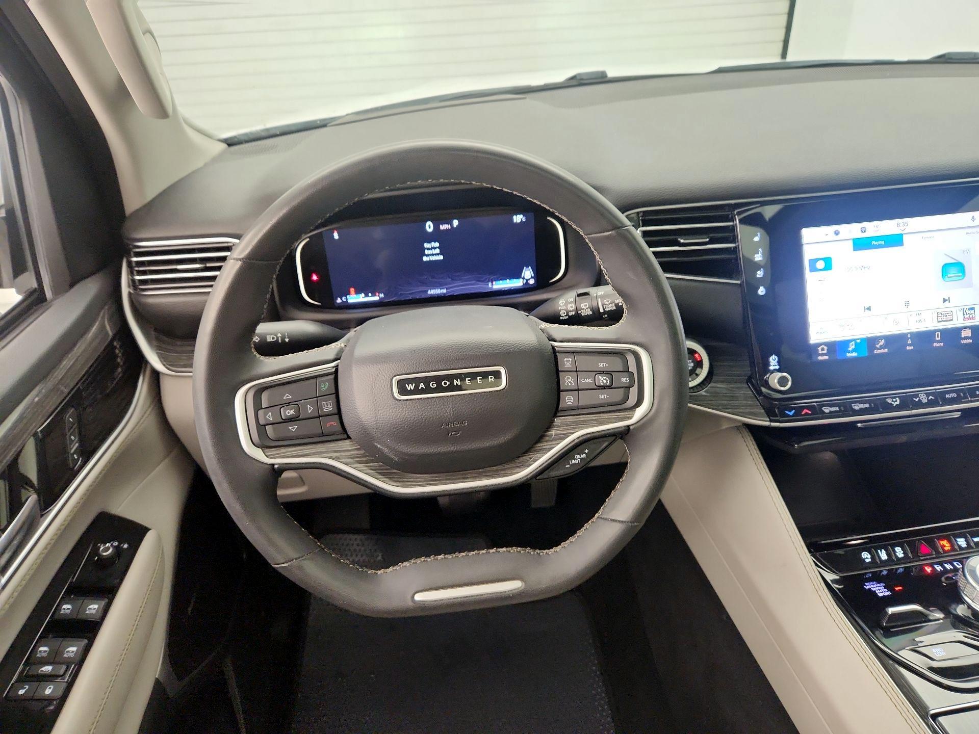 Thumbnail: 2022 Jeep Wagoneer - 10