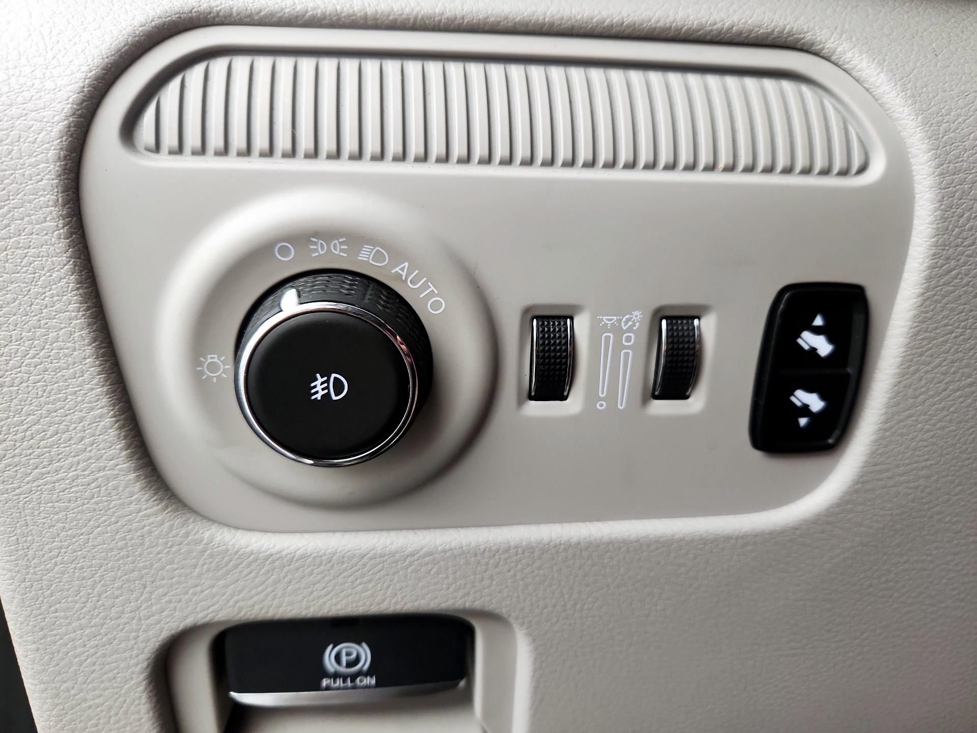 Thumbnail: 2022 Jeep Wagoneer - 13