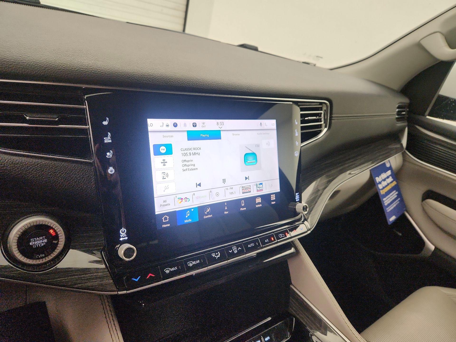 Thumbnail: 2022 Jeep Wagoneer - 15