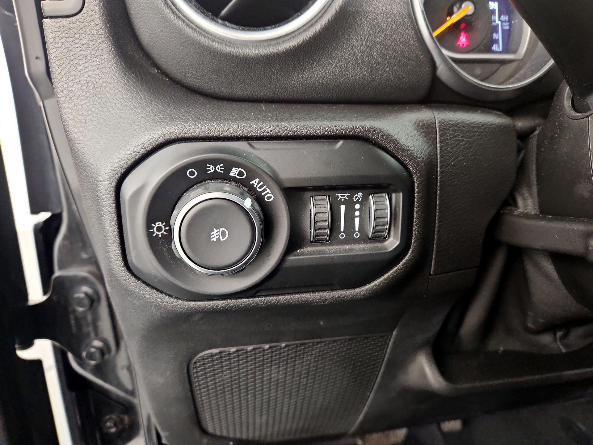 Thumbnail: 2021 Jeep Wrangler - 13