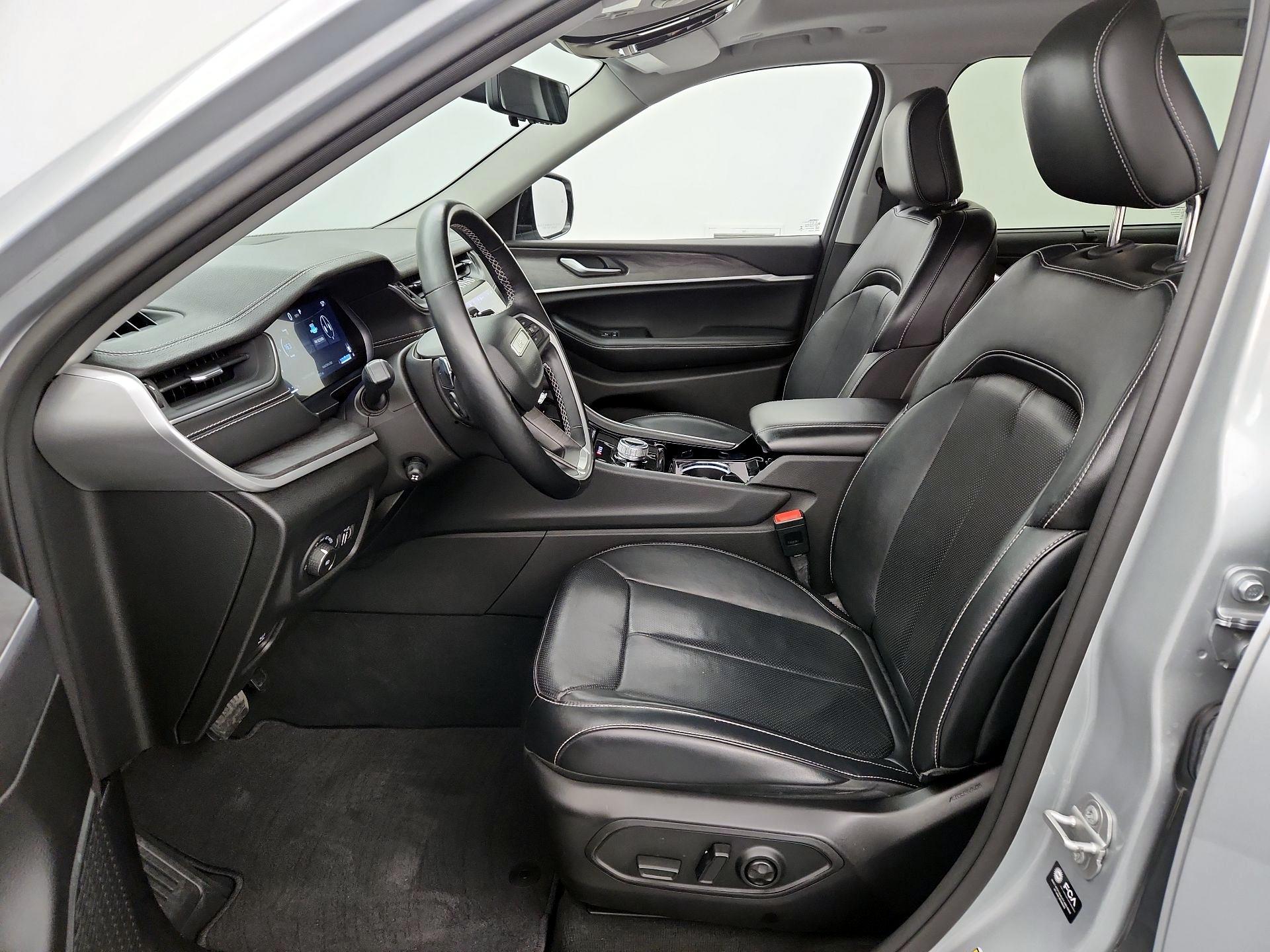 Thumbnail: 2022 Jeep Grand Cherokee L - 11