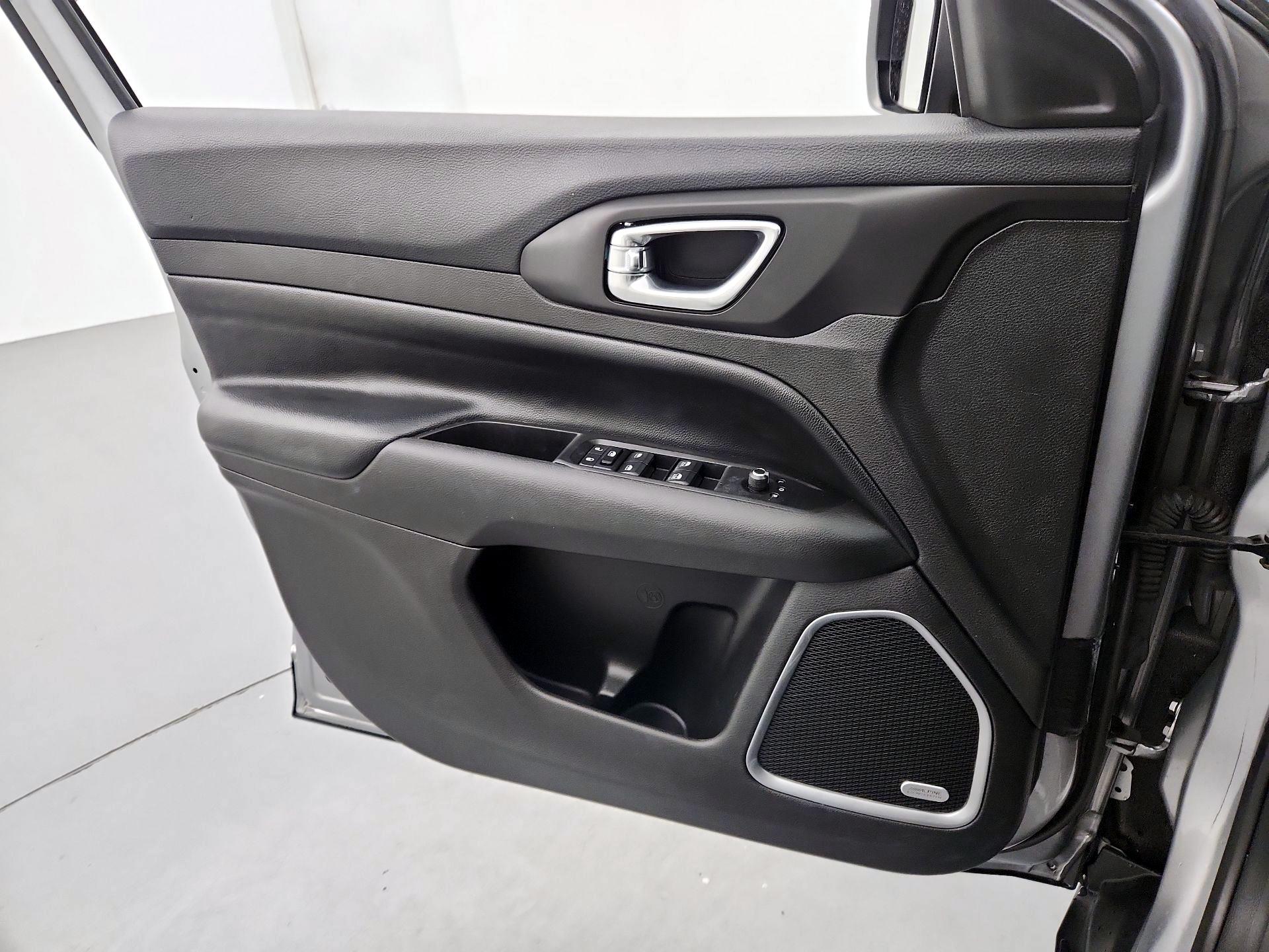 Thumbnail: 2022 Jeep Compass - 12