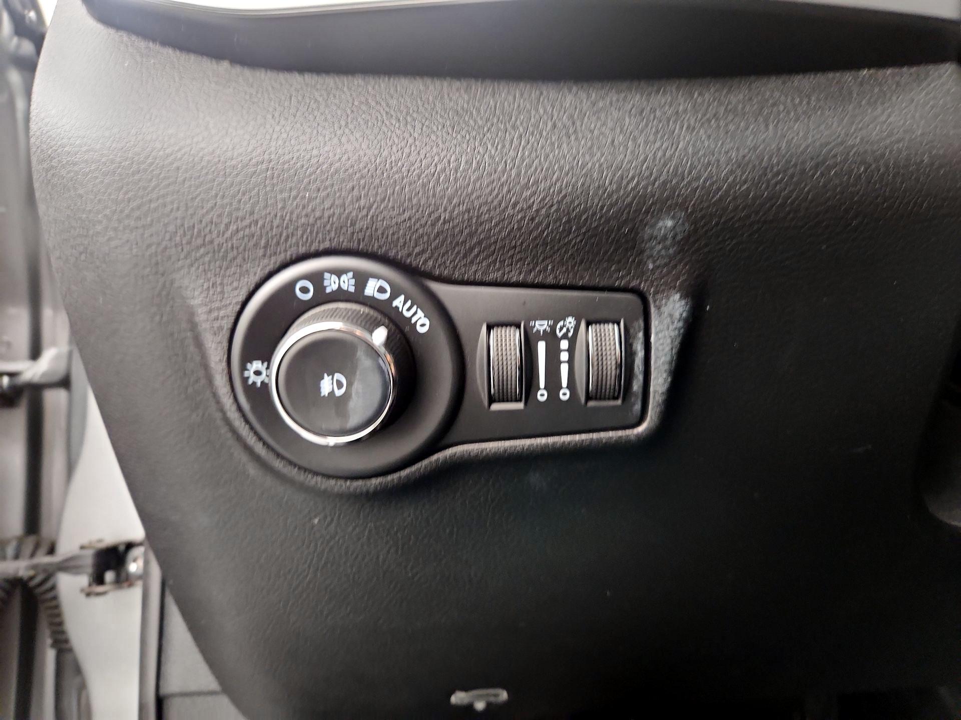 Thumbnail: 2022 Jeep Compass - 13