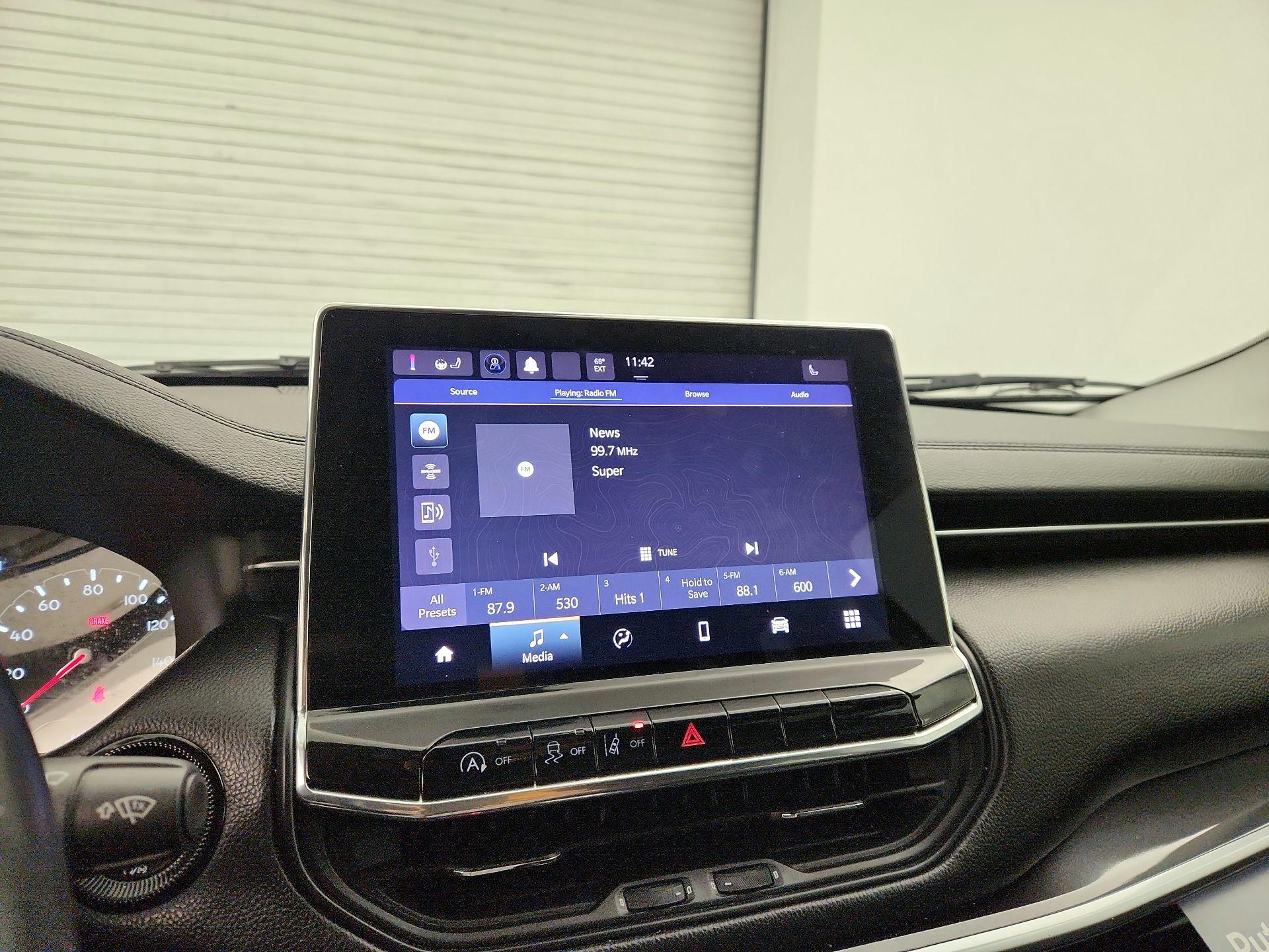 Thumbnail: 2022 Jeep Compass - 15