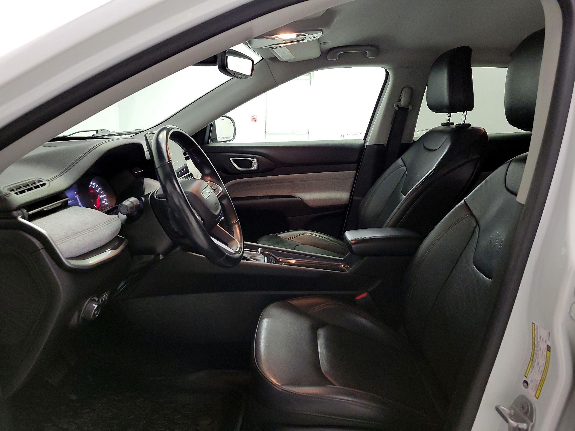 Thumbnail: 2022 Jeep Compass - 11