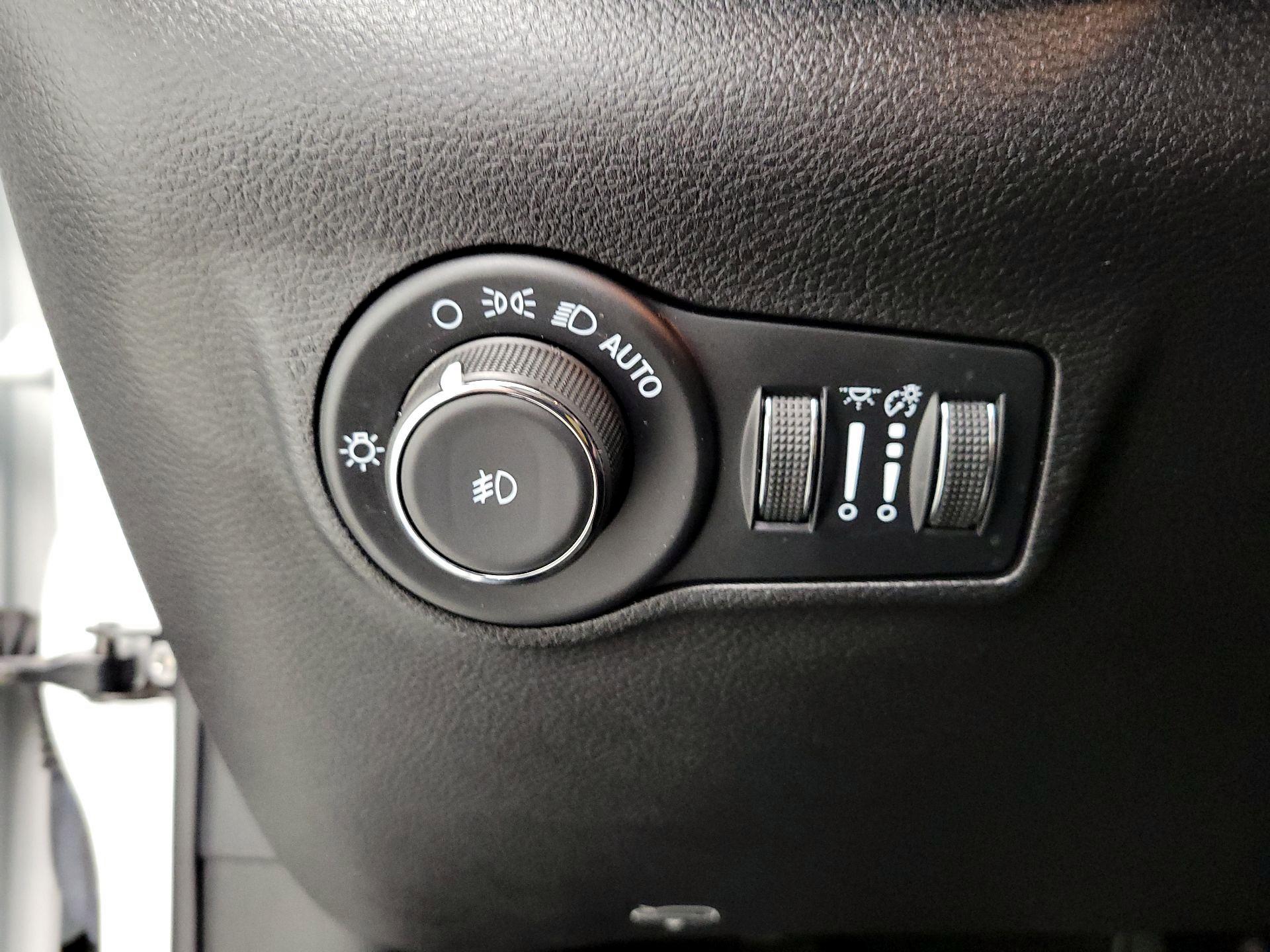 Thumbnail: 2022 Jeep Compass - 13