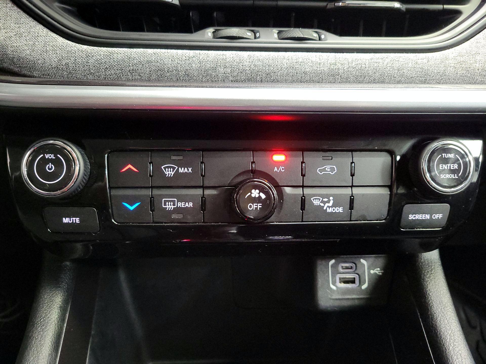 Thumbnail: 2022 Jeep Compass - 16