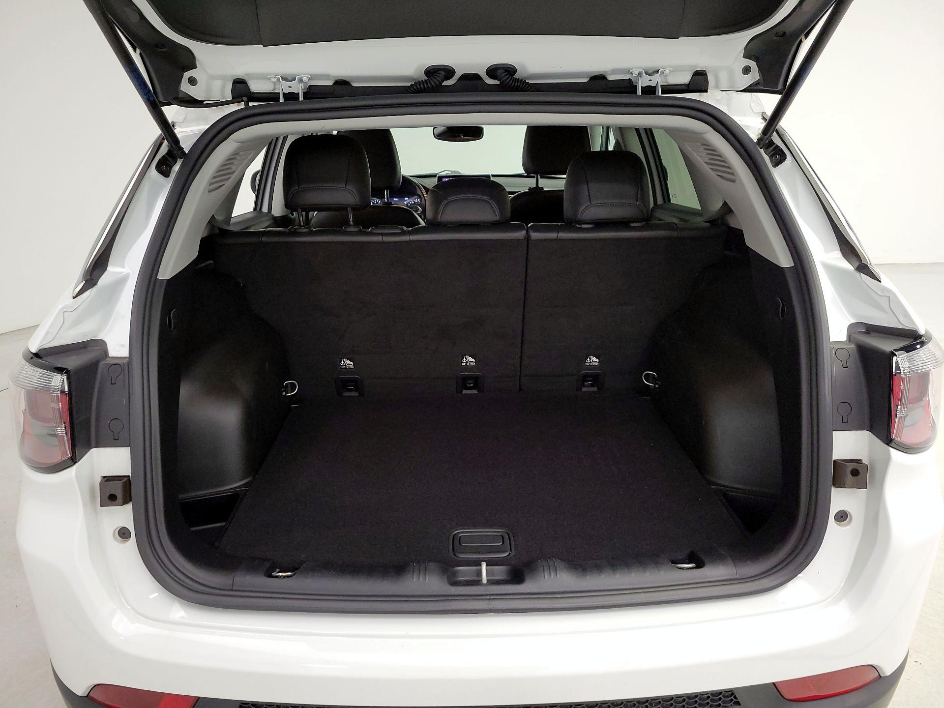 Thumbnail: 2022 Jeep Compass - 20