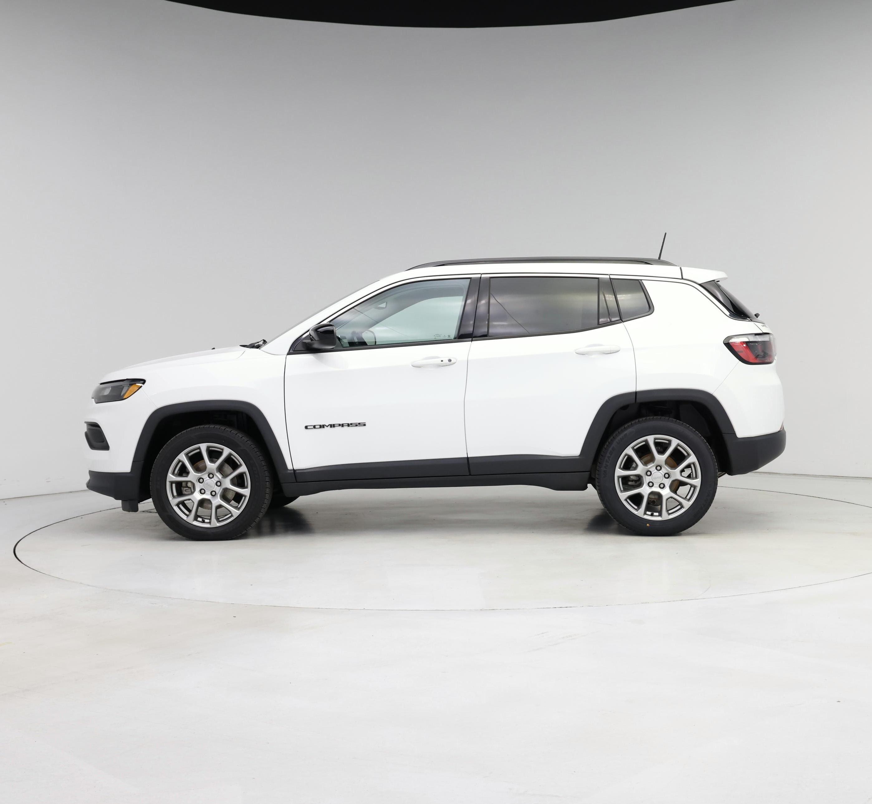 Thumbnail: 2022 Jeep Compass - 3