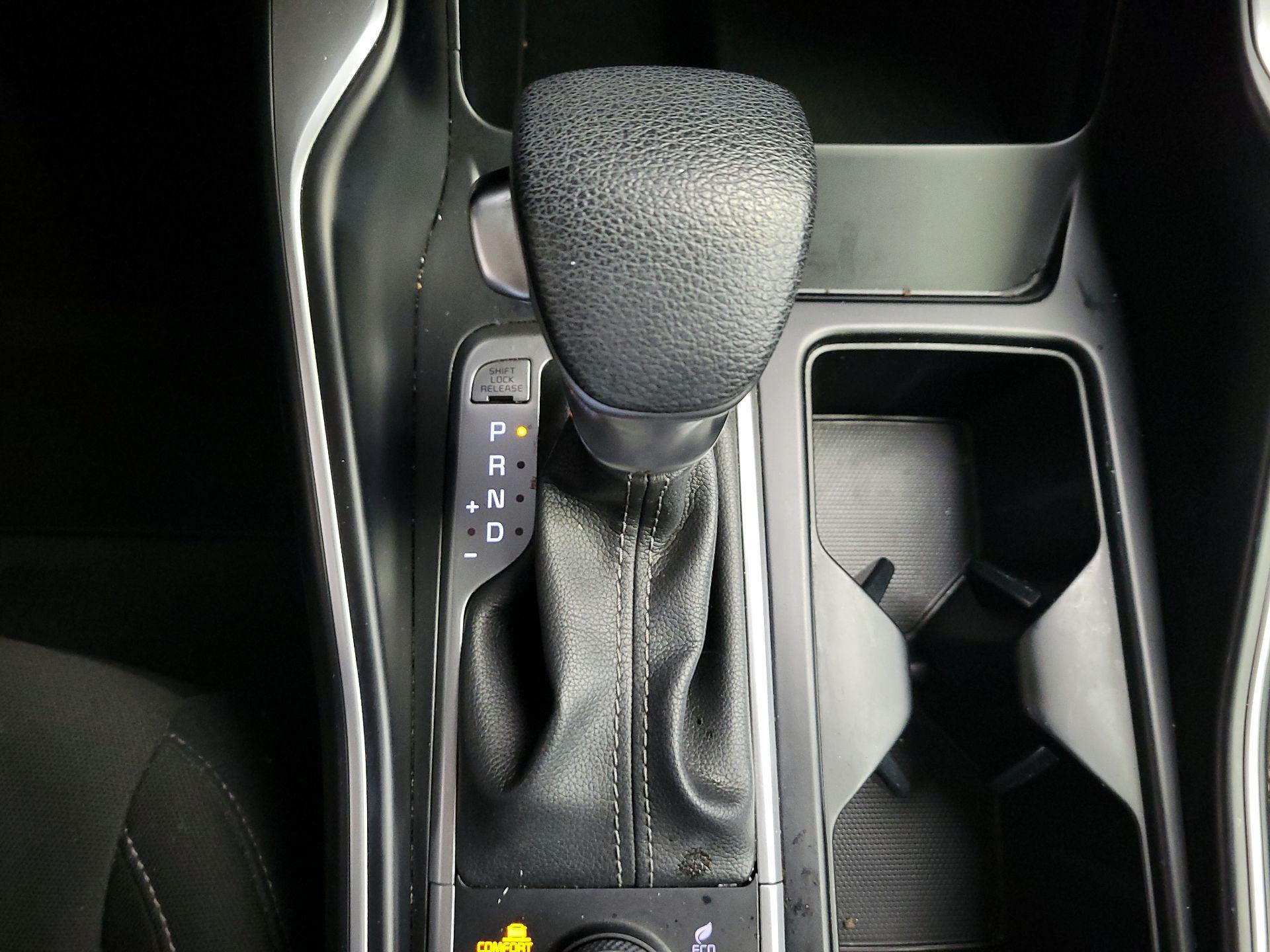 Thumbnail: 2022 Kia Sorento - 17