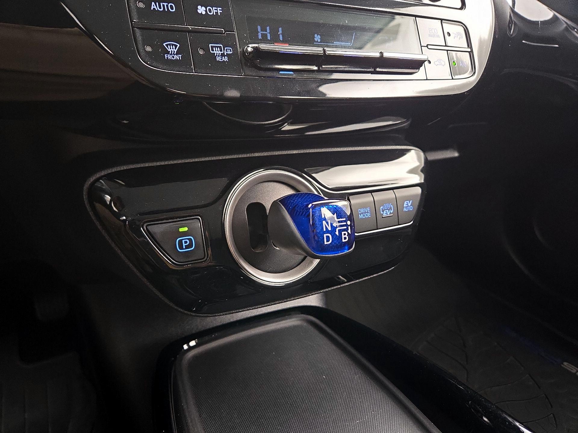 Thumbnail: 2020 Toyota Prius Prime - 17