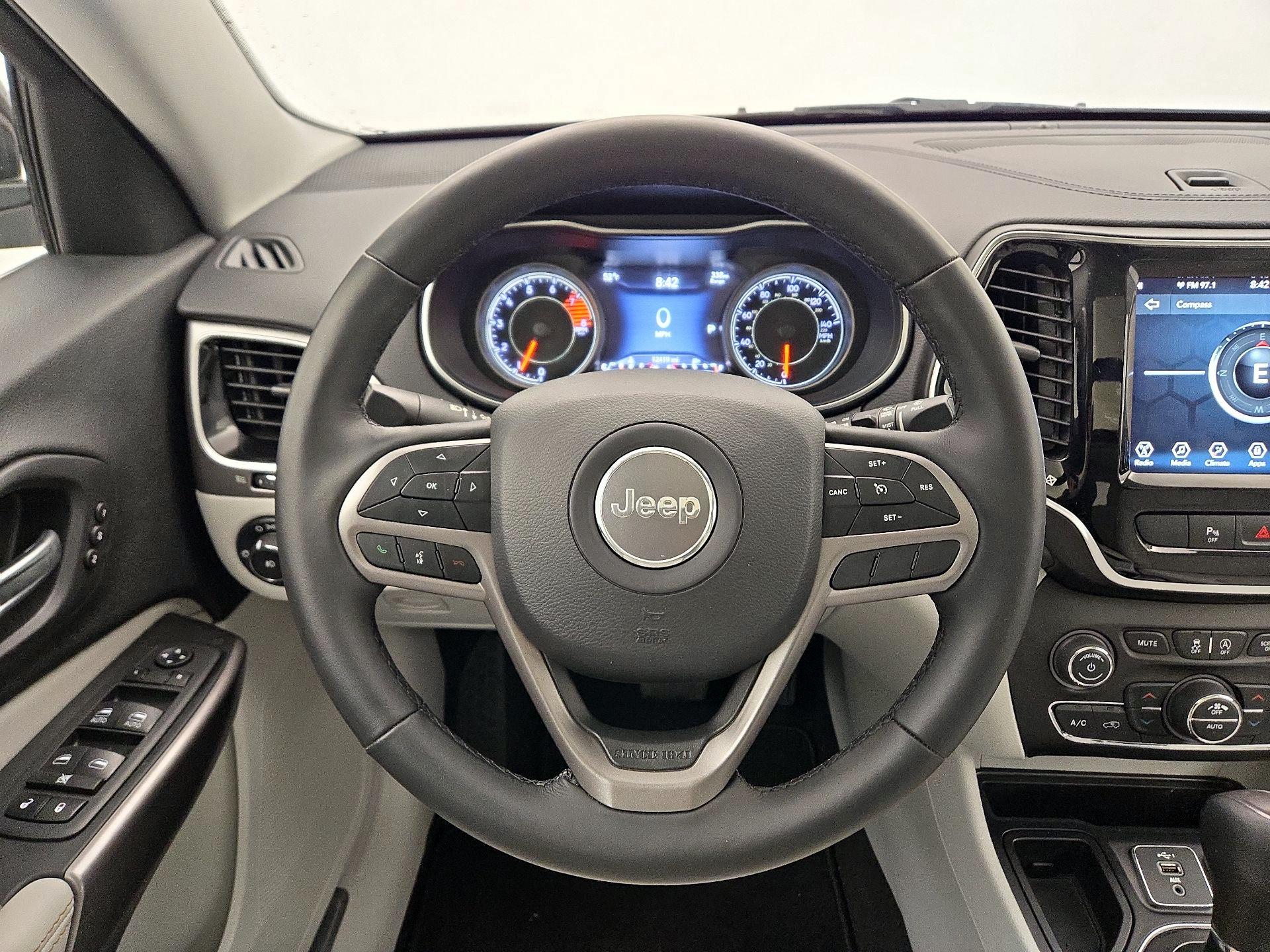 Thumbnail: 2019 Jeep Cherokee - 10