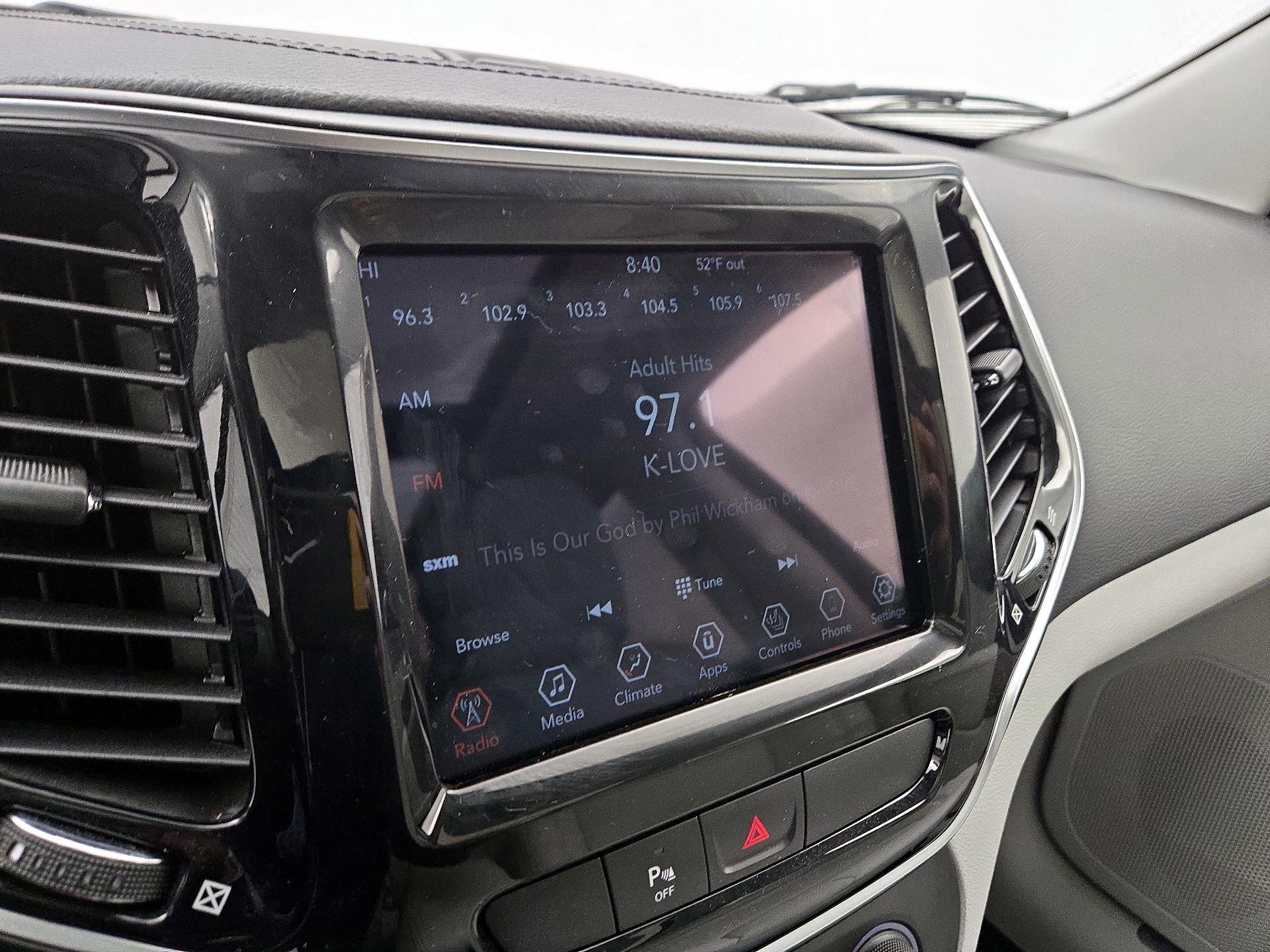 Thumbnail: 2019 Jeep Cherokee - 15