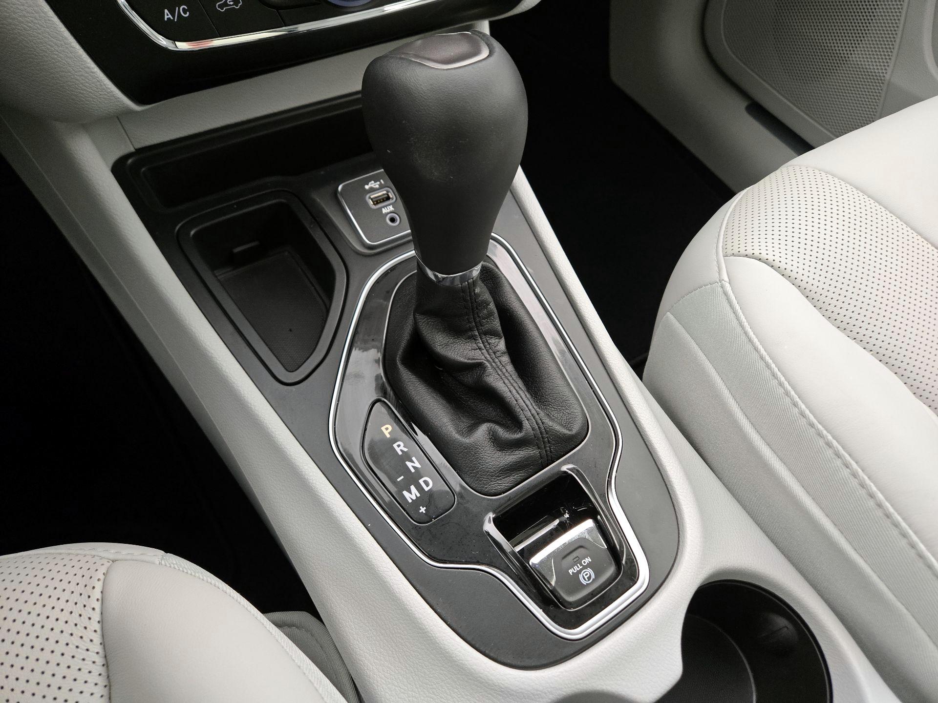 Thumbnail: 2019 Jeep Cherokee - 17