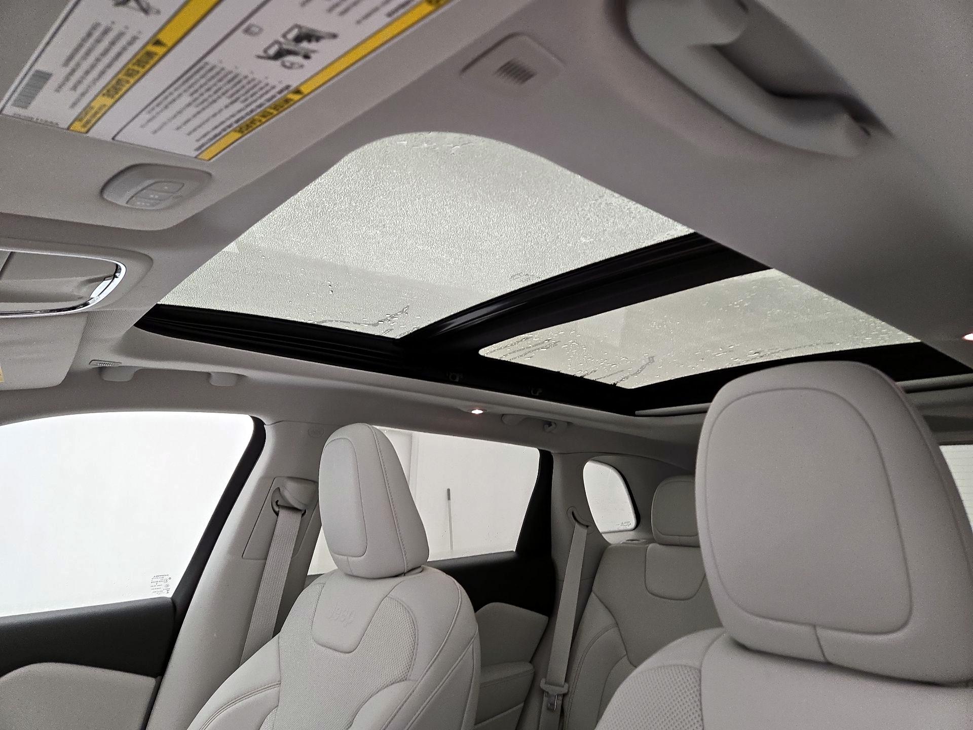 Thumbnail: 2019 Jeep Cherokee - 19