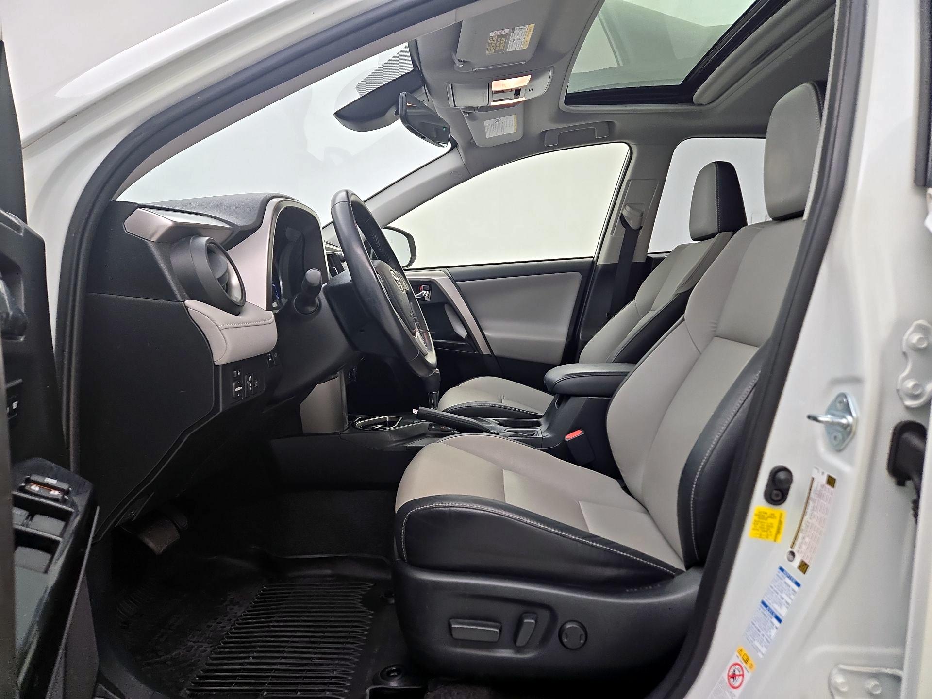 Thumbnail: 2018 Toyota RAV4 - 11