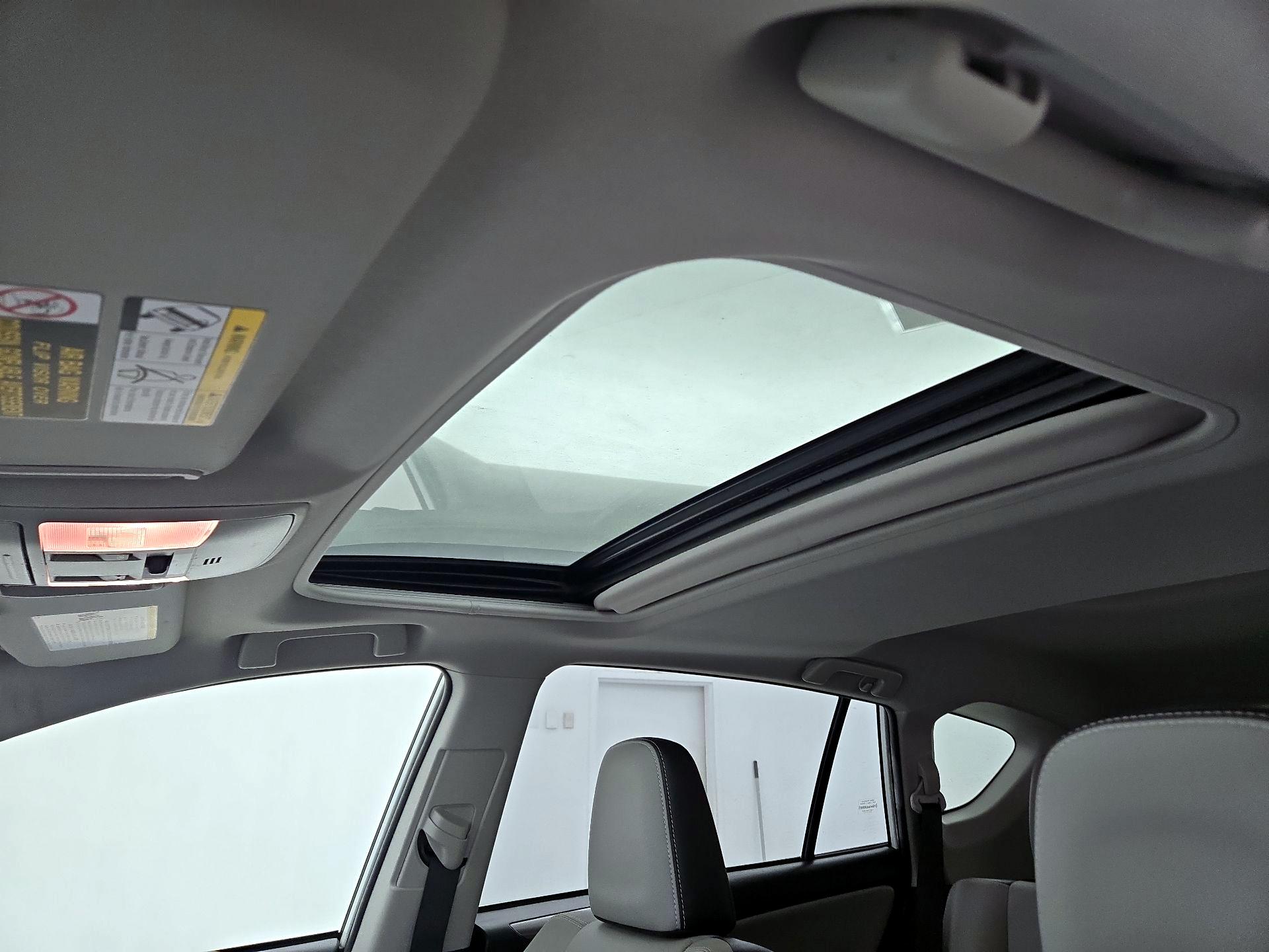 Thumbnail: 2018 Toyota RAV4 - 20