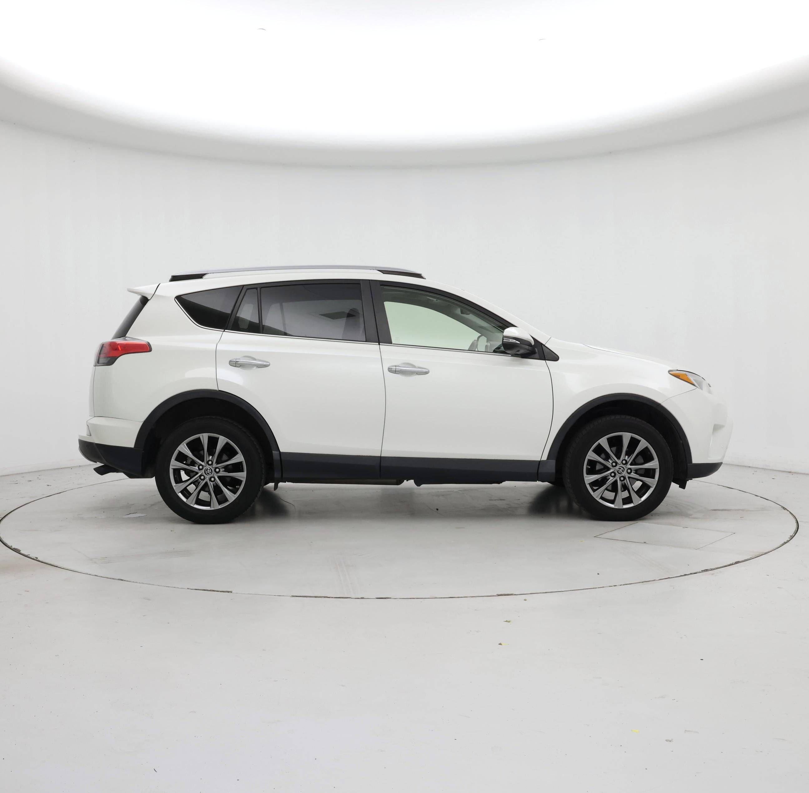 Thumbnail: 2018 Toyota RAV4 - 7