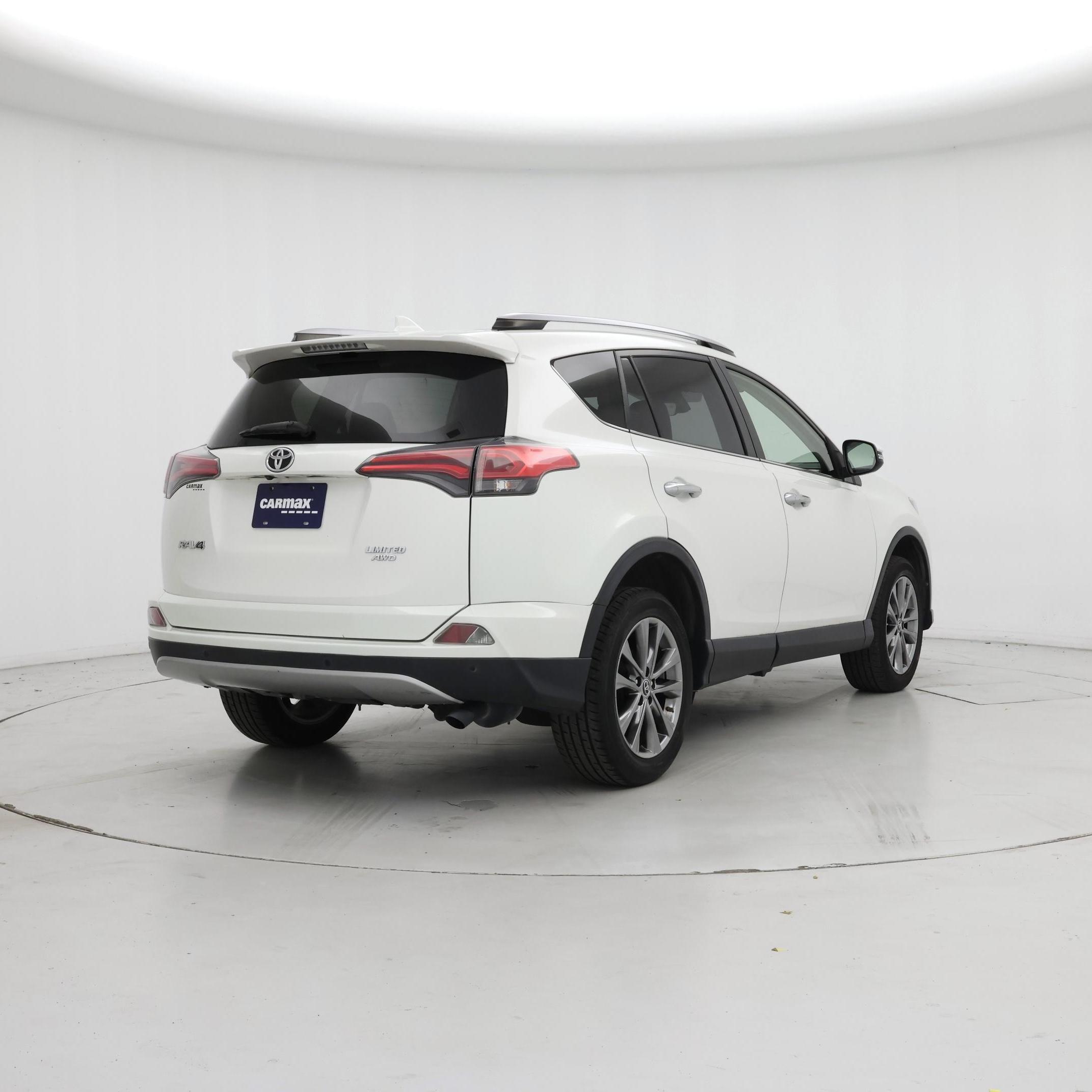 Thumbnail: 2018 Toyota RAV4 - 8