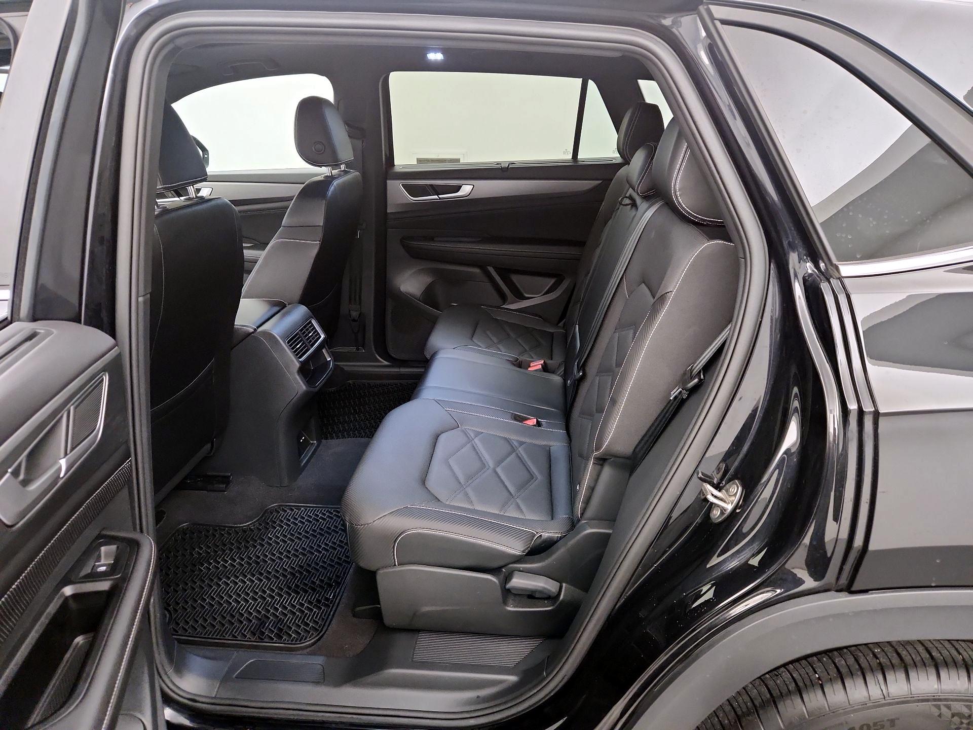 Thumbnail: 2024 Volkswagen Atlas - 19