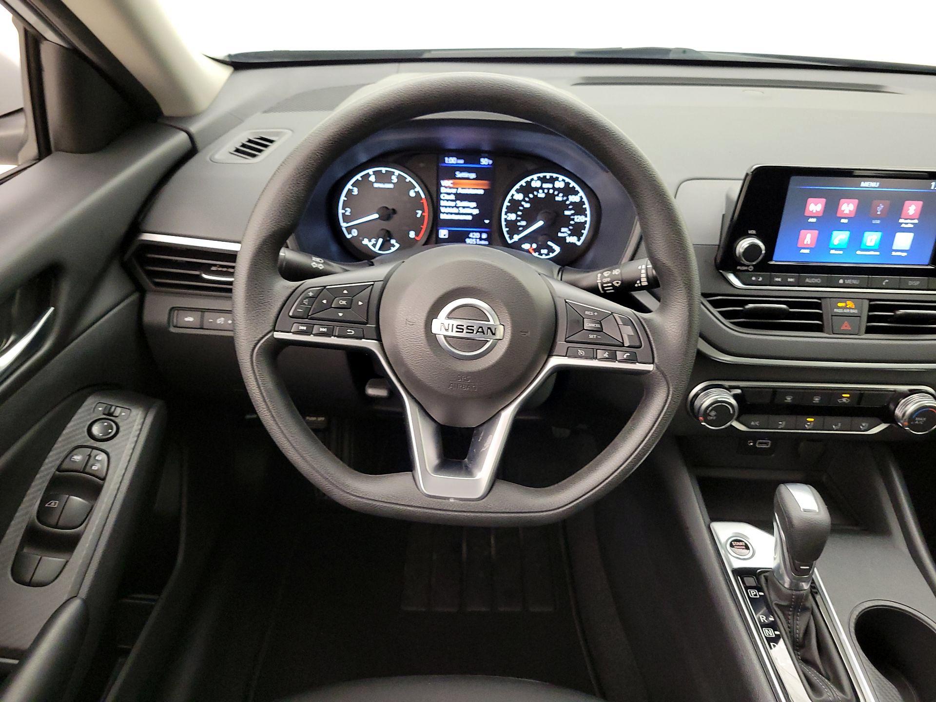 Thumbnail: 2022 Nissan Altima - 10