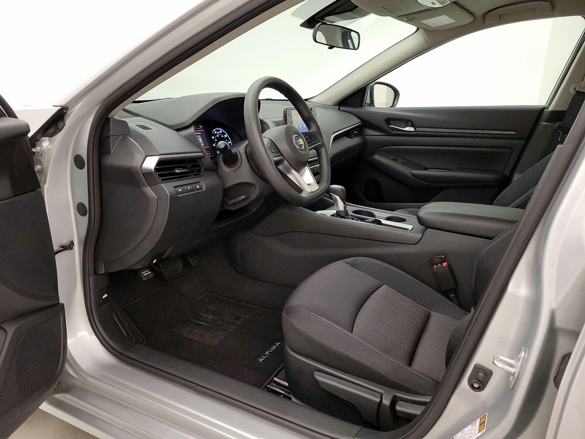 Thumbnail: 2022 Nissan Altima - 11