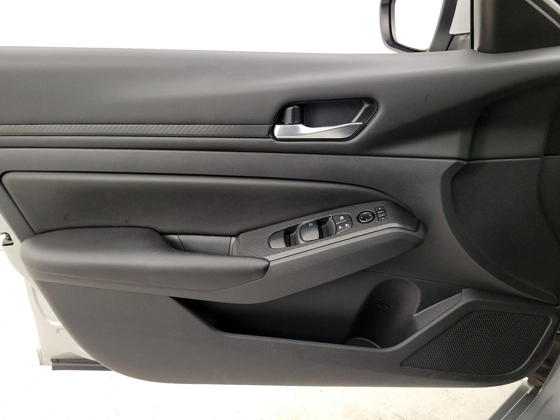 Thumbnail: 2022 Nissan Altima - 12