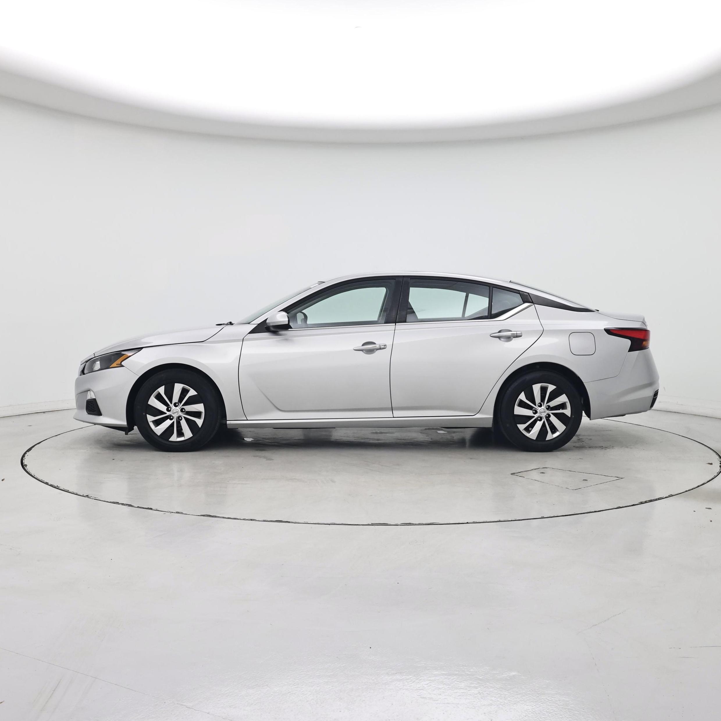 Thumbnail: 2022 Nissan Altima - 3